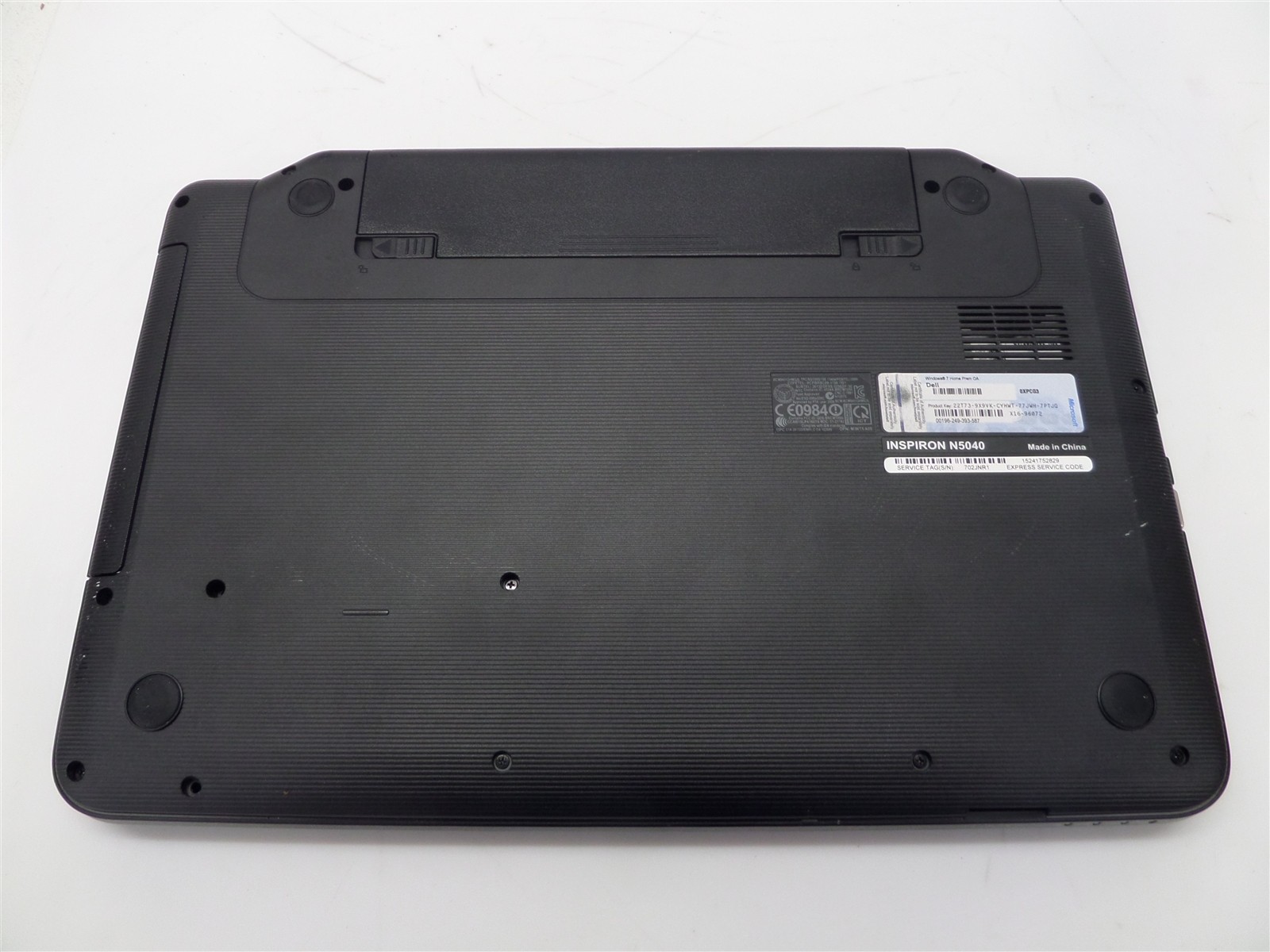 Dell Inspiron N5040 15.6″ Laptop w/ i3-M390 2.67GHz CPU 4GB RAM – No HDD/OS