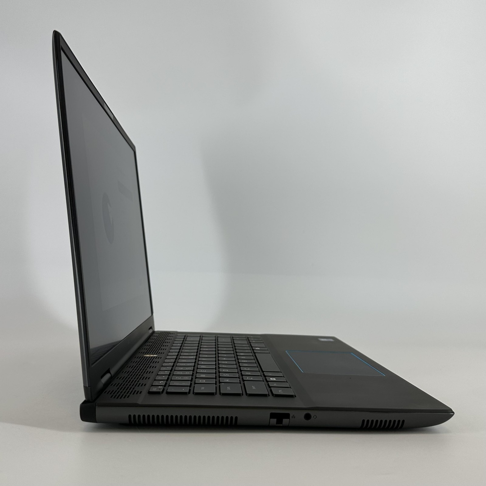 Dell Alienware M16 R2 16 QHD+ 1.4GHz Ultra 7 155H 16GB 1TB RTX 4070 Loose Hinge