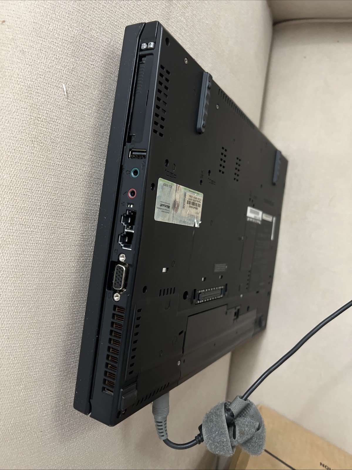 IBM Lenovo ThinkPad T61 14″IN LCD T7300 2.00GHz 2GB RAM 80GB HDD Windows XP PRO