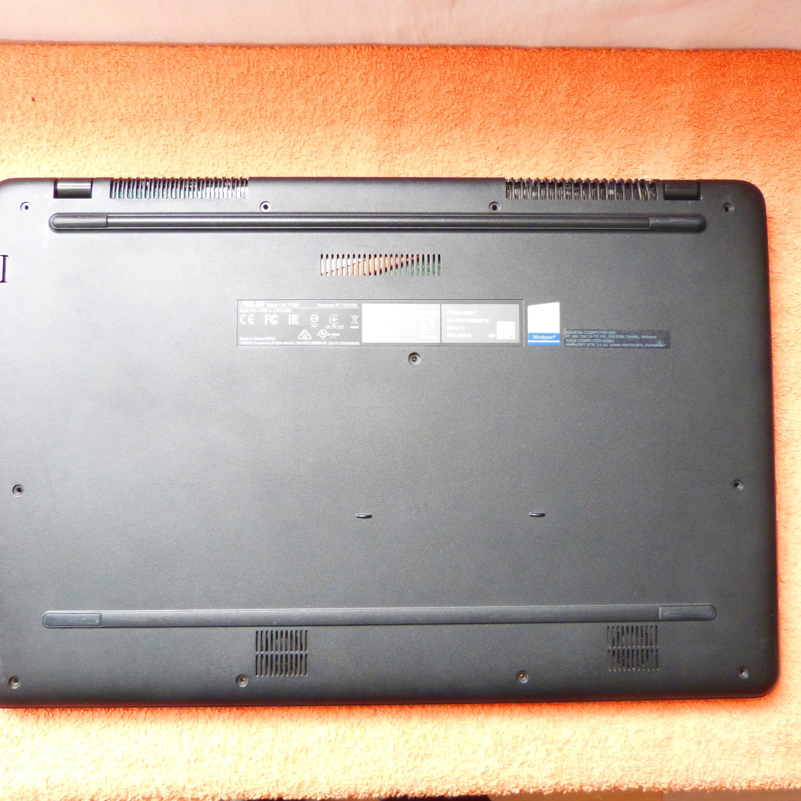 Asus F705 Vivobook UltraBook 17″ l SSD Windows 11 l Harman SOUND INTEL GOLD
