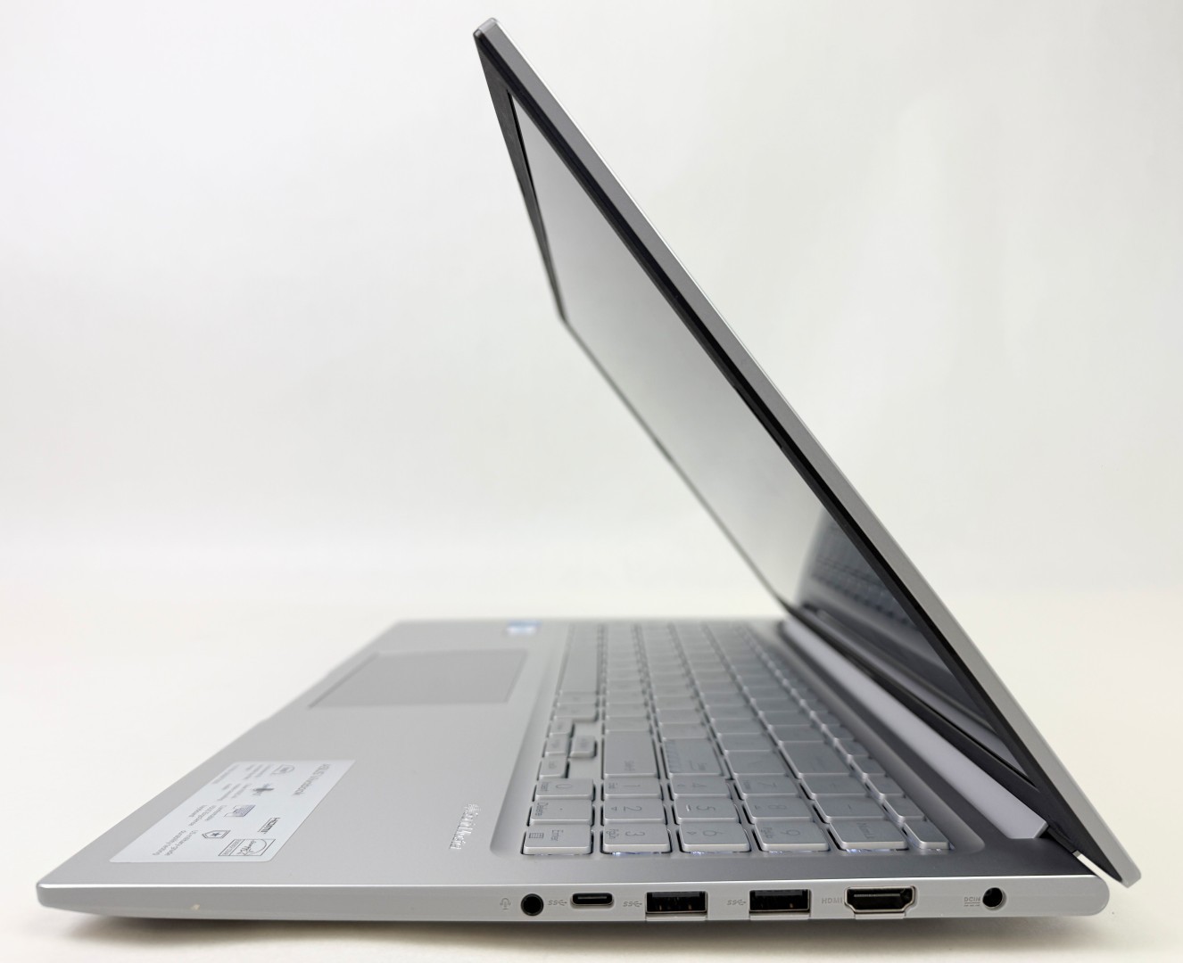 Asus VivoBook 15 15.6″ FHD Touch Core 7 150U 16GB 1TB SSD W11H Laptop