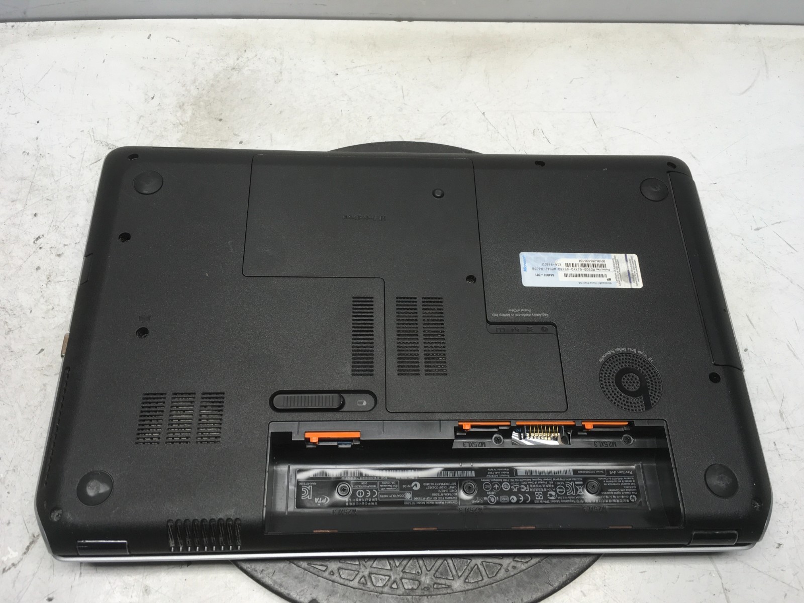 HP Pavilion DV6T-7000 Intel i3-2350M 2.3GHz 6 GB NO HDD