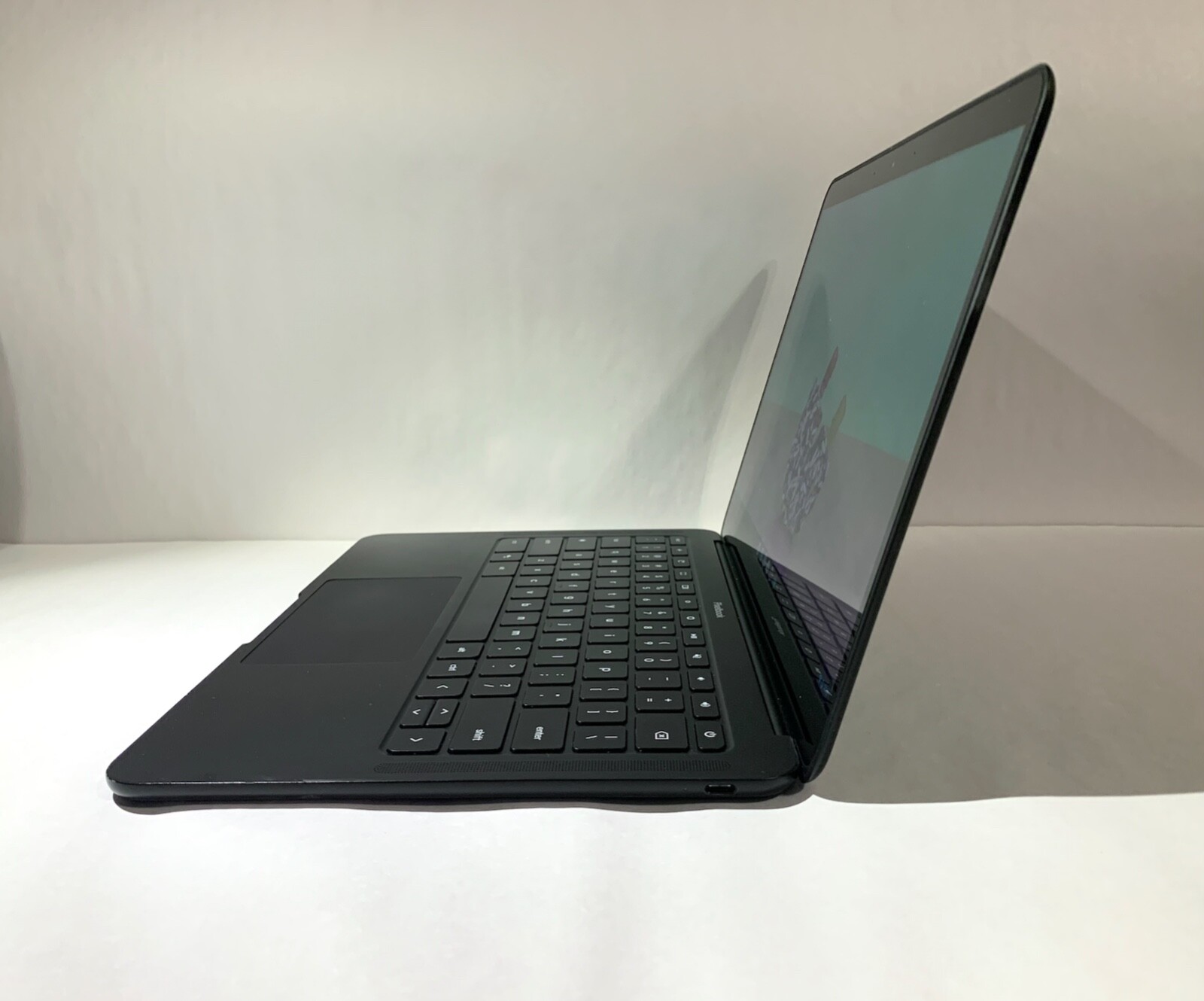 Google Pixelbook Go 13.3″ (64GB SSD, Intel Core m3 8th Gen. 1.10GHz, 8GB)…