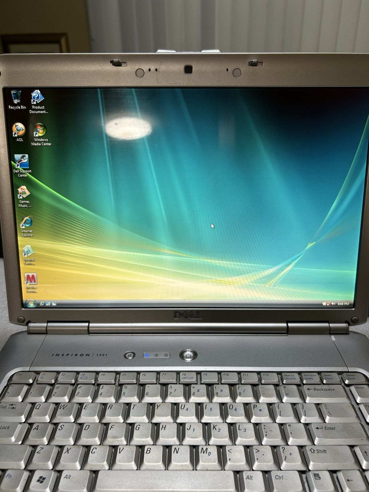 Dell Inspiron 1521 AMD Turion 64 X 512 Mb 1.60 GHz 80GB HDD -No Power Adapter