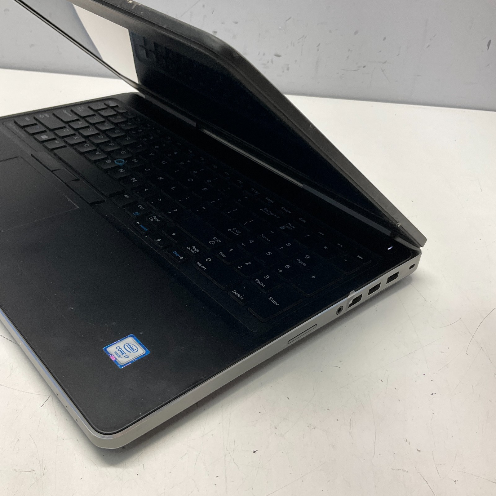 Dell Precision 7510 15.6″ i7-6820HQ 128GB SSD 8GB Windows 10 Pro Laptop M2000M