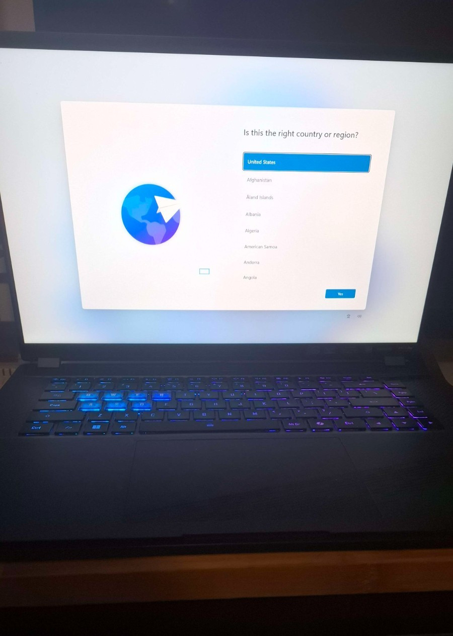 AORUS 16X (2024) 9SG- INCLUDES CHARGER & ORIGINAL BOX, LIKE NEW- GREAT CONDITION