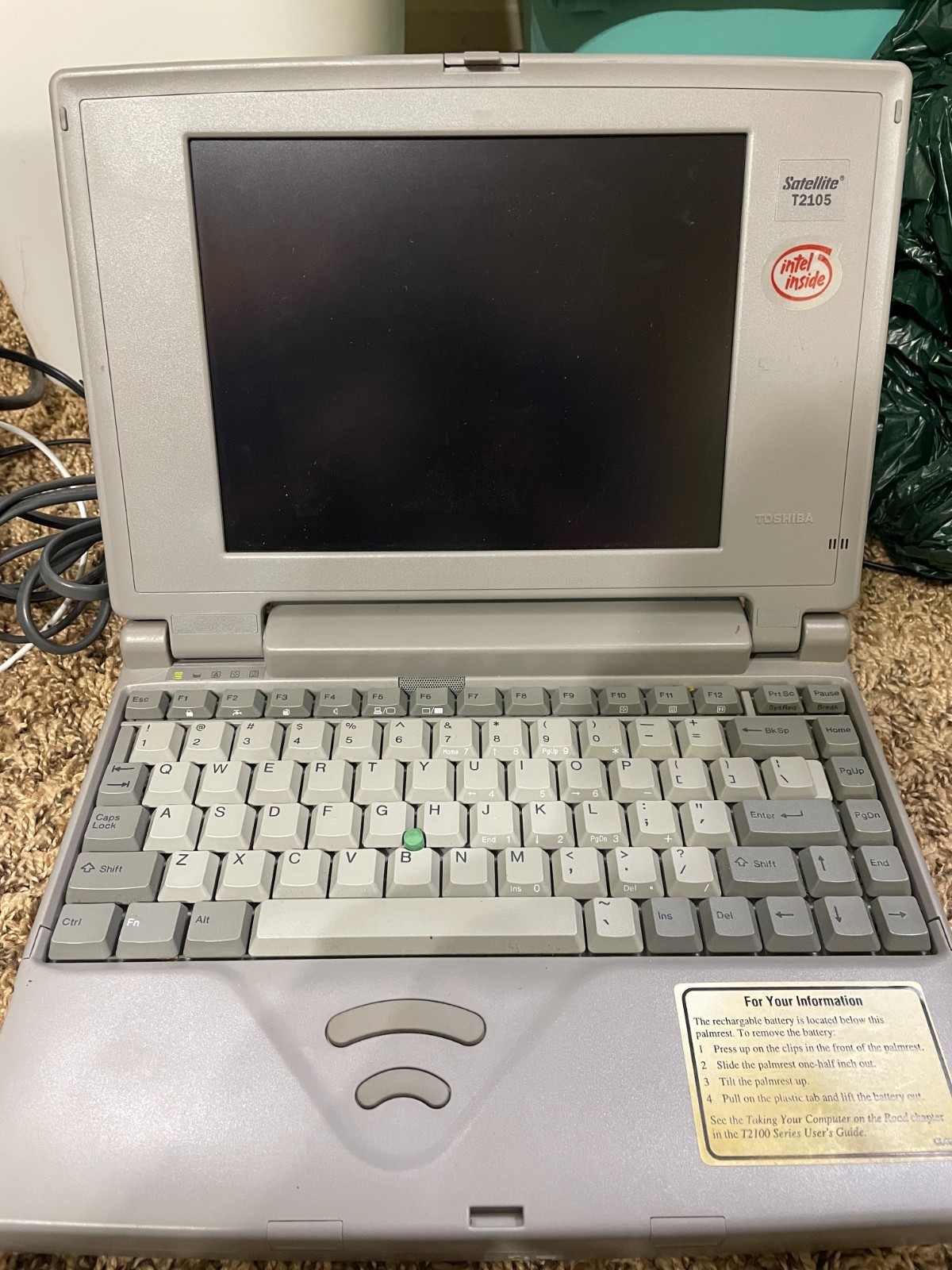 Toshiba Satellite T2105 Laptop ~ 486DX2 CPU ~ Monochrome 4MB RAM ~ Bad Floppy