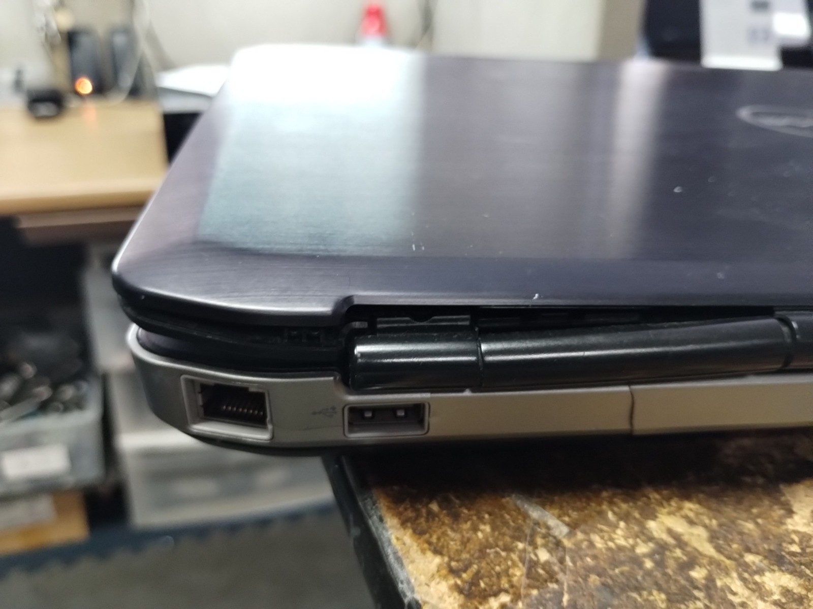 Latitude E5530 With Hinge Damage