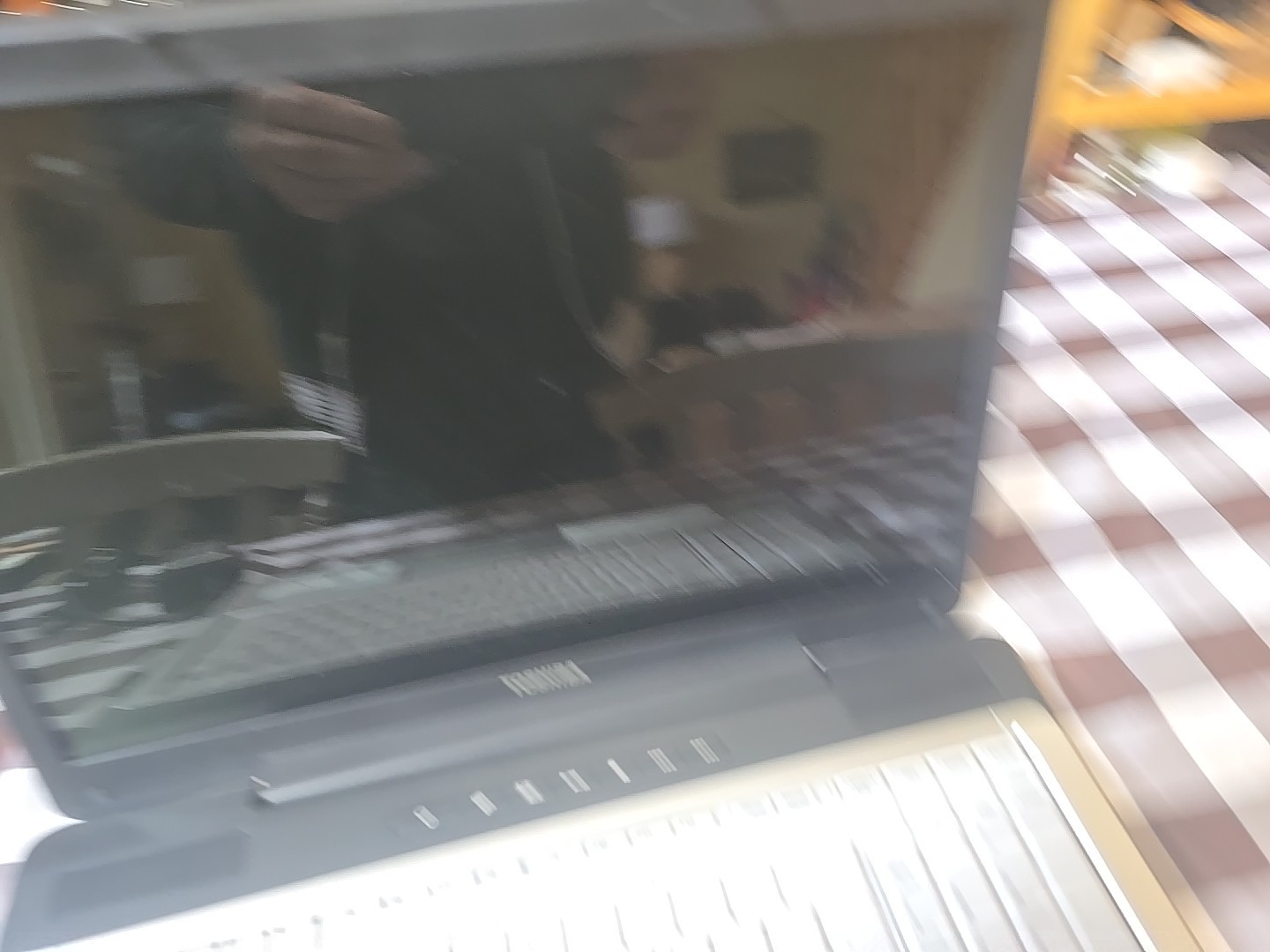 Toshiba Satellite P205D-S7802 Laptop AMD Turion 64 x2 4GB Ram 160GB HDD Works