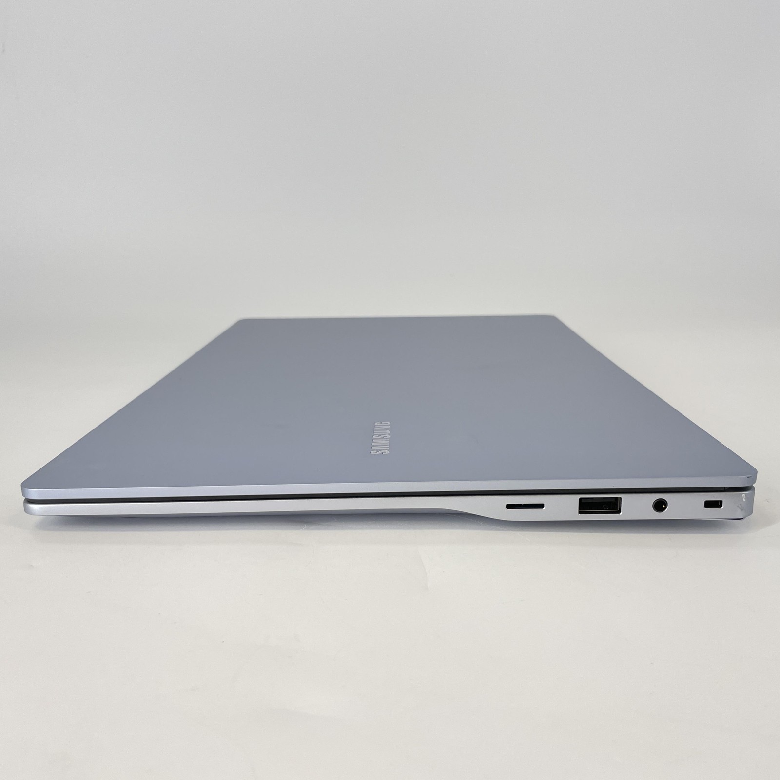Samsung Galaxy Book4 Edge 15.6 FHD 3.24 GHz X Snapdragon X Plus 16GB 1TB eUFS