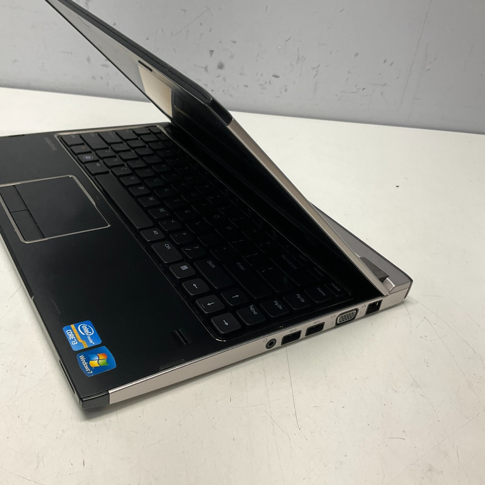 Dell Vostro V131 Intel Core i3-2310M 2.10GHz 4GB 320GB HDD Windows 10 Pro NO BAT