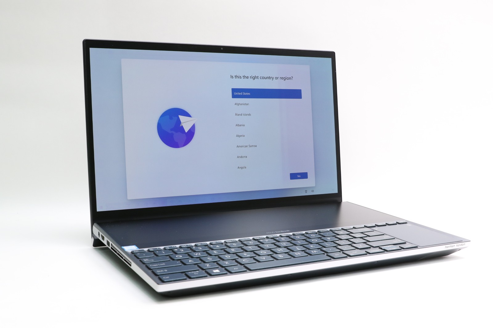 Read! 15″ Asus Zenbook Pro Duo Ux581gv, i7-9750H, 16GB, 1TB SSD, RTX 2060, Touch