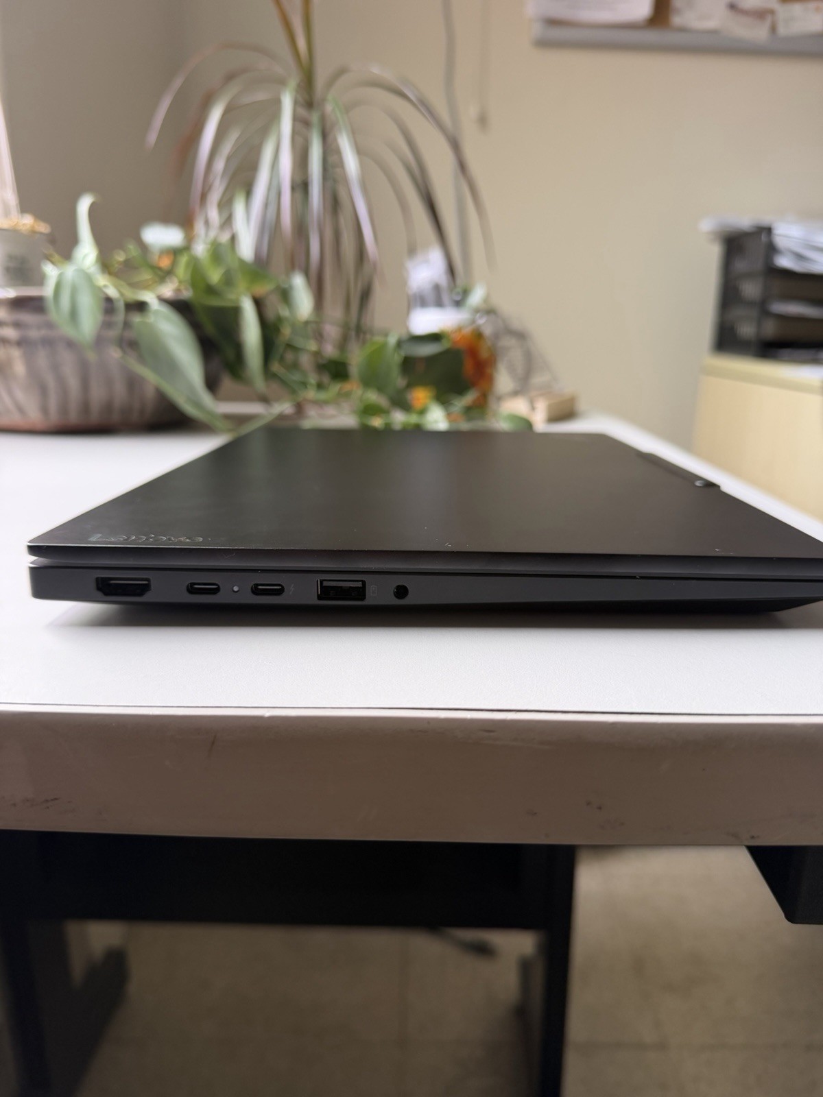 Lenovo ThinkPad E14 Gen 7 14″ WUXGA Touch Core 7 240H 16GB 1TB SSD Cam FPReader