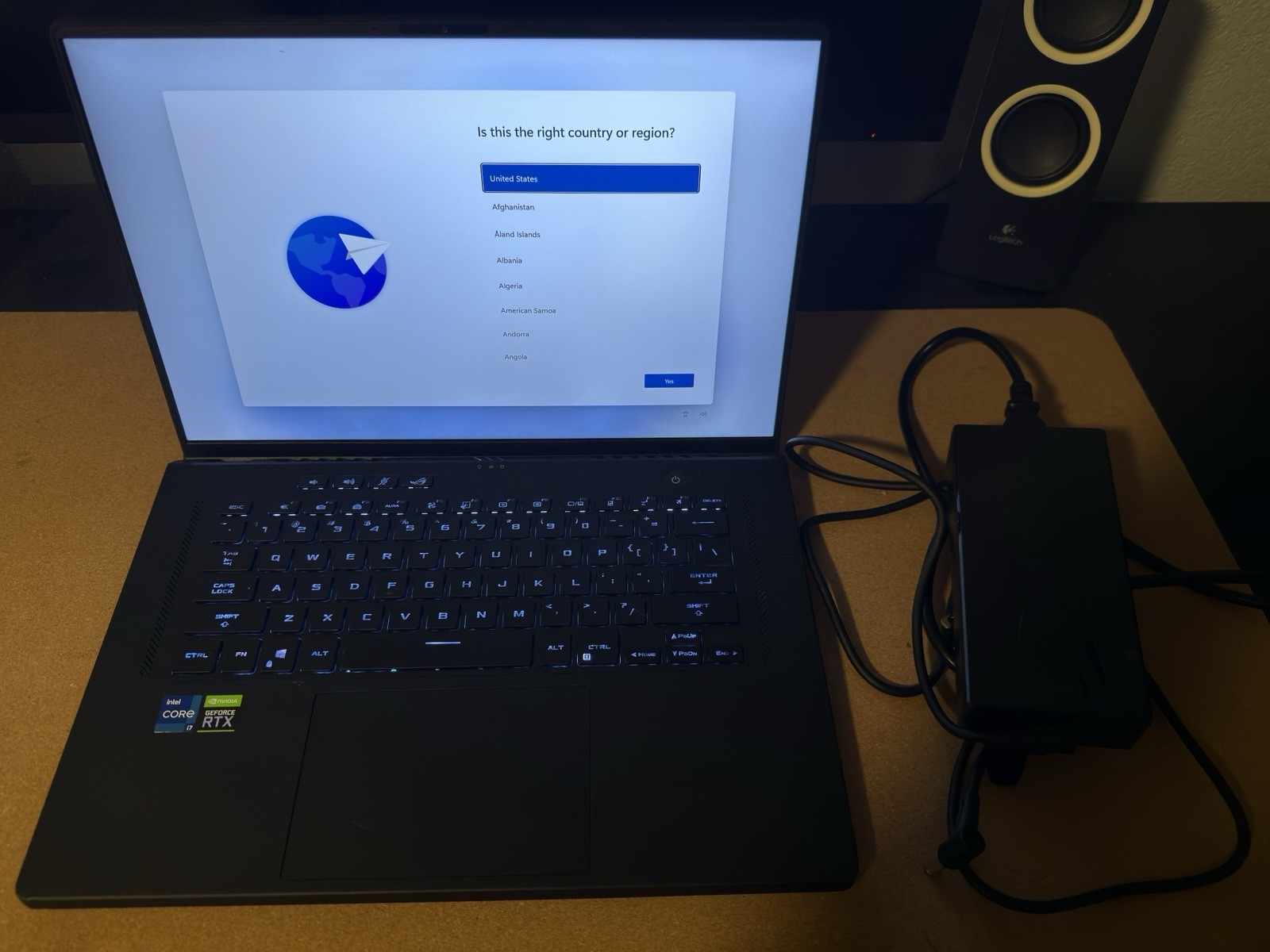 ASUS ROG Zephyrus M16 Intel i7, RTX 3050Ti, 16GB RAM, 512GB SSD, Win 11, Charger