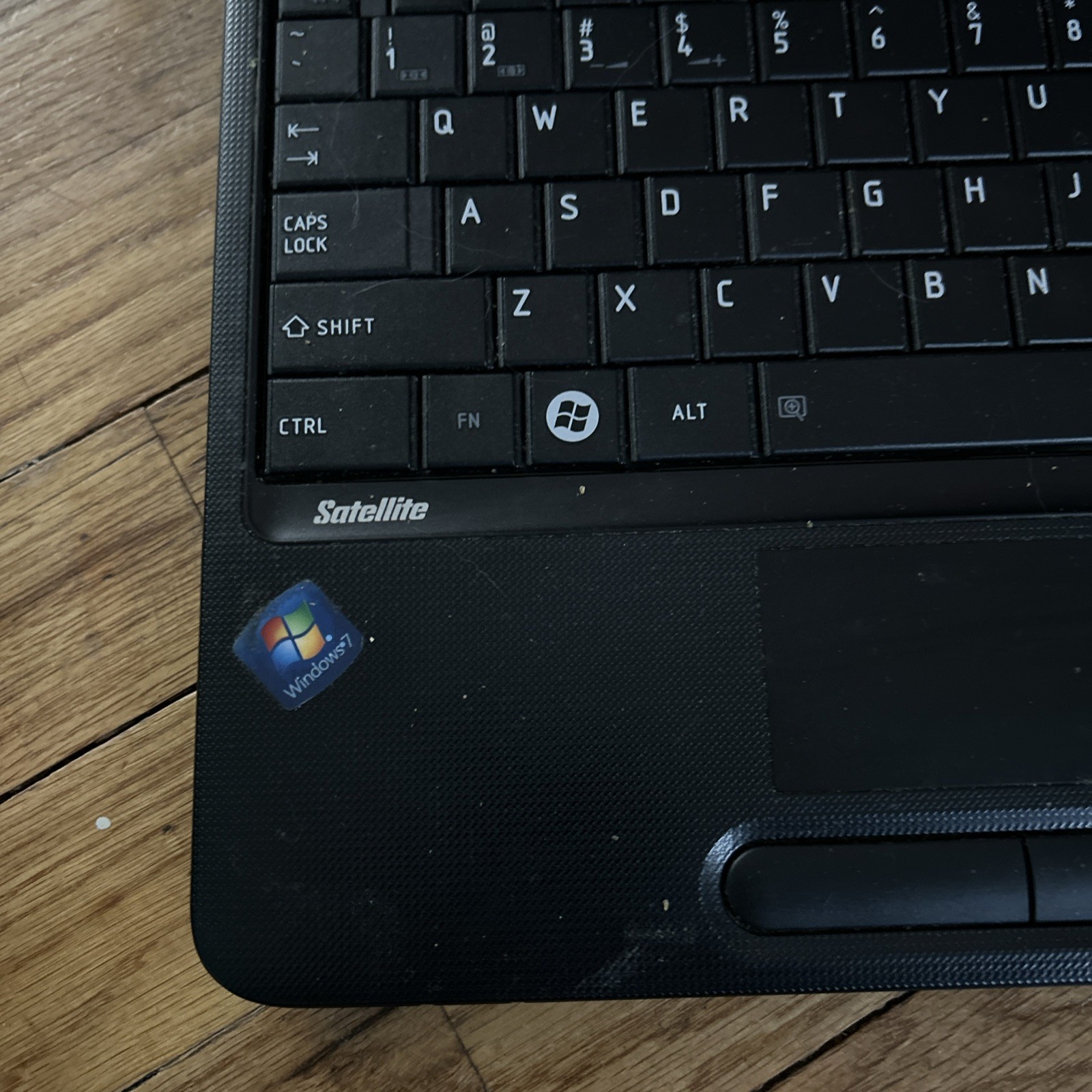 Toshiba satellite C655-S5543 laptop for parts black no cord