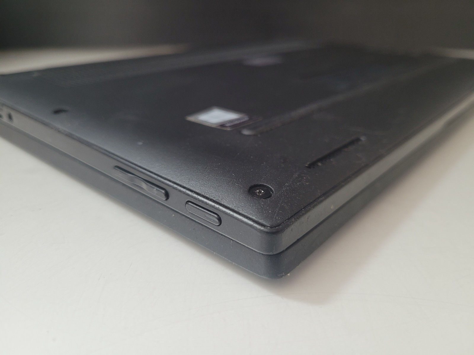 Dell Latitude 7390 Intel Core i5-8250U 1.6Ghz 8GB Ram No SSD 13.3″ Touch Laptop