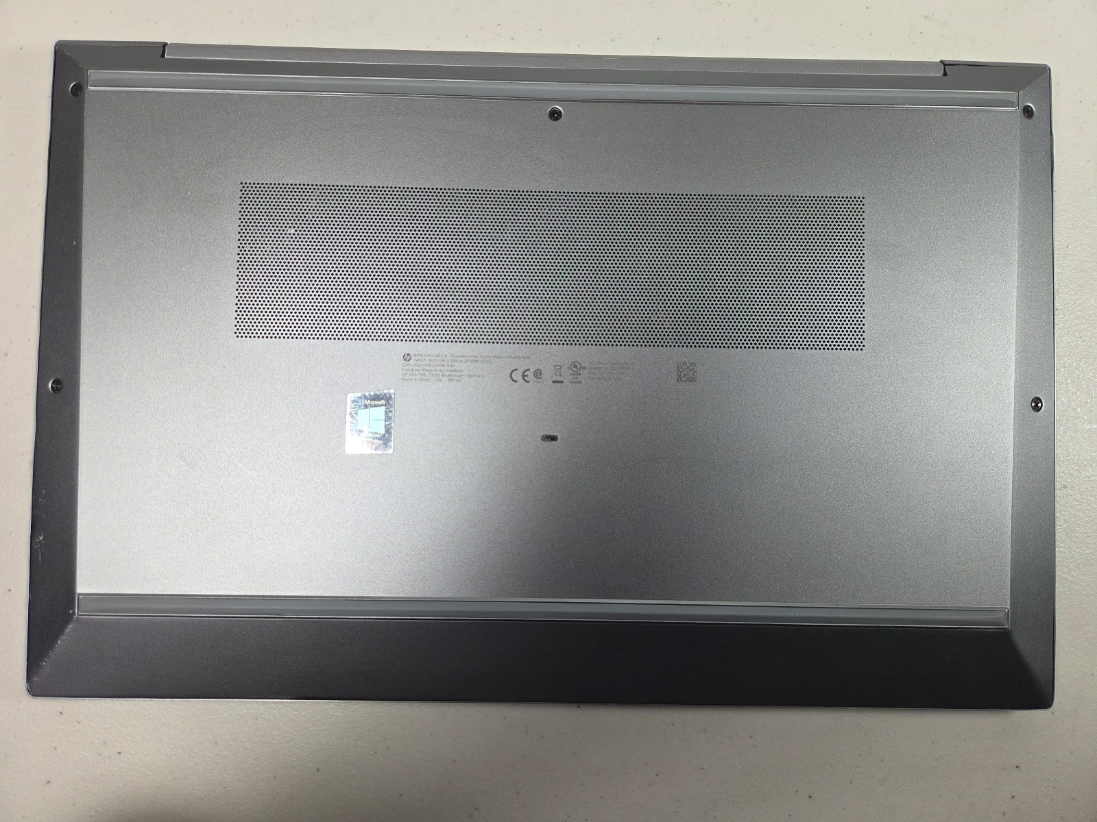 Hp ZBook Firefly 15 G8 15.6″ 1TB SSD 32GB RAM Intel Core i7-1185G7 Laptop