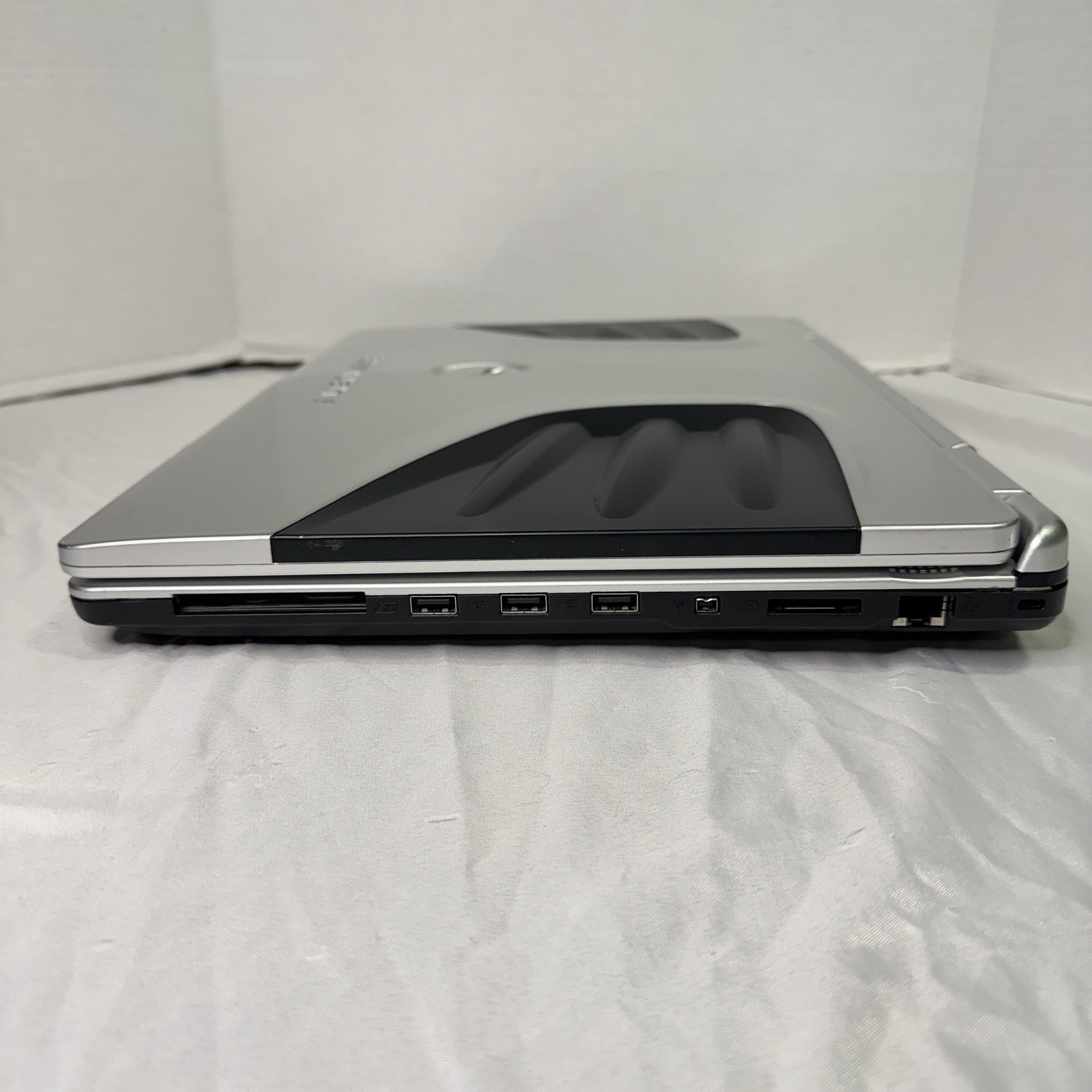 Alienware M5700i R2 17” Windows Vista Ultimate Area 51 Vintage Gaming Laptop