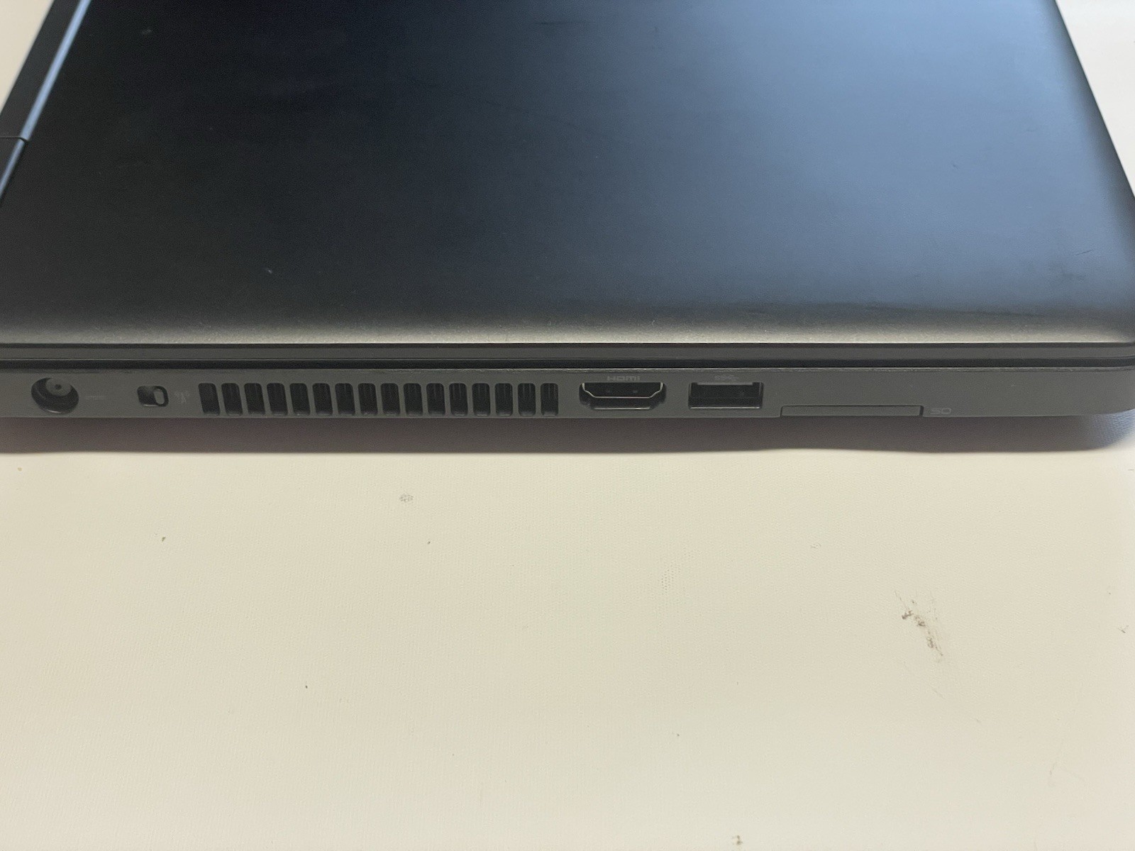 DELL LATITUDE E5440 Laptop w/ Intel Core i3-4010U 1.70 GHz + 4 GB No HD/OS/Cable