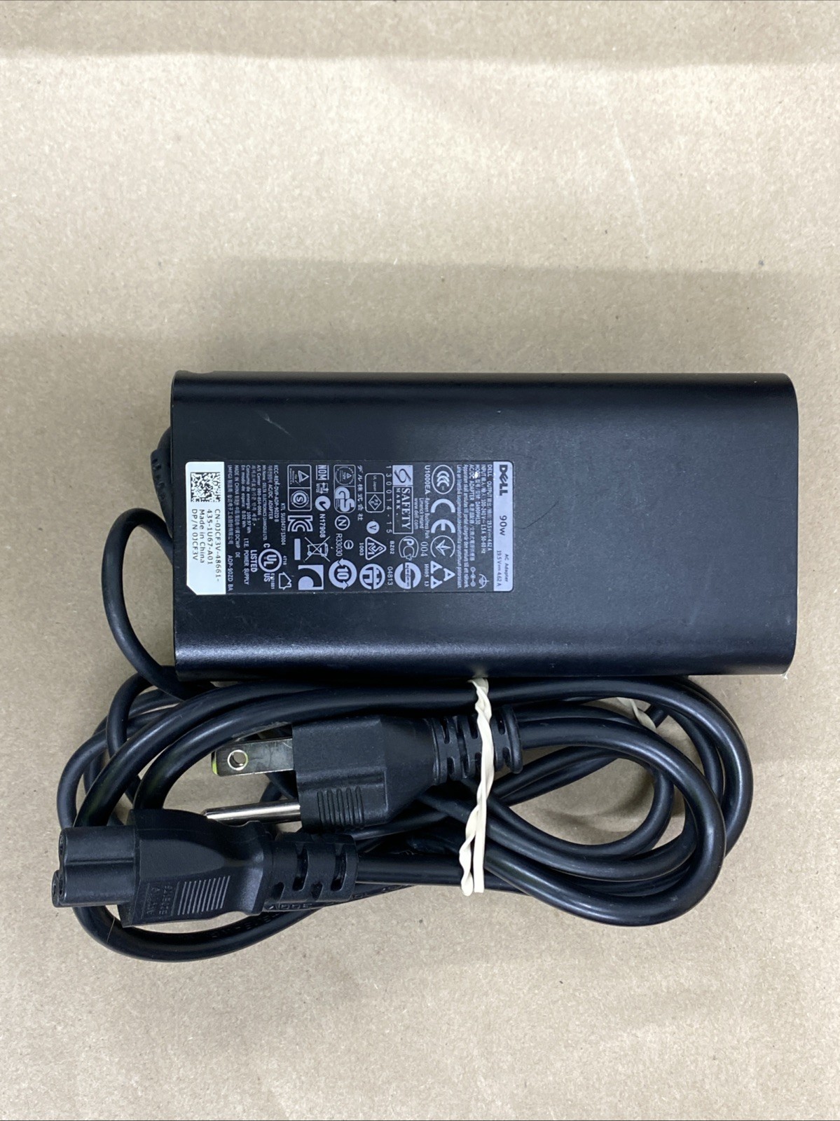 Dell Latitude 5414 – 14″ FHD – i5-6300U – 8GB – 256GB SSD – Win 10 Pro – READ