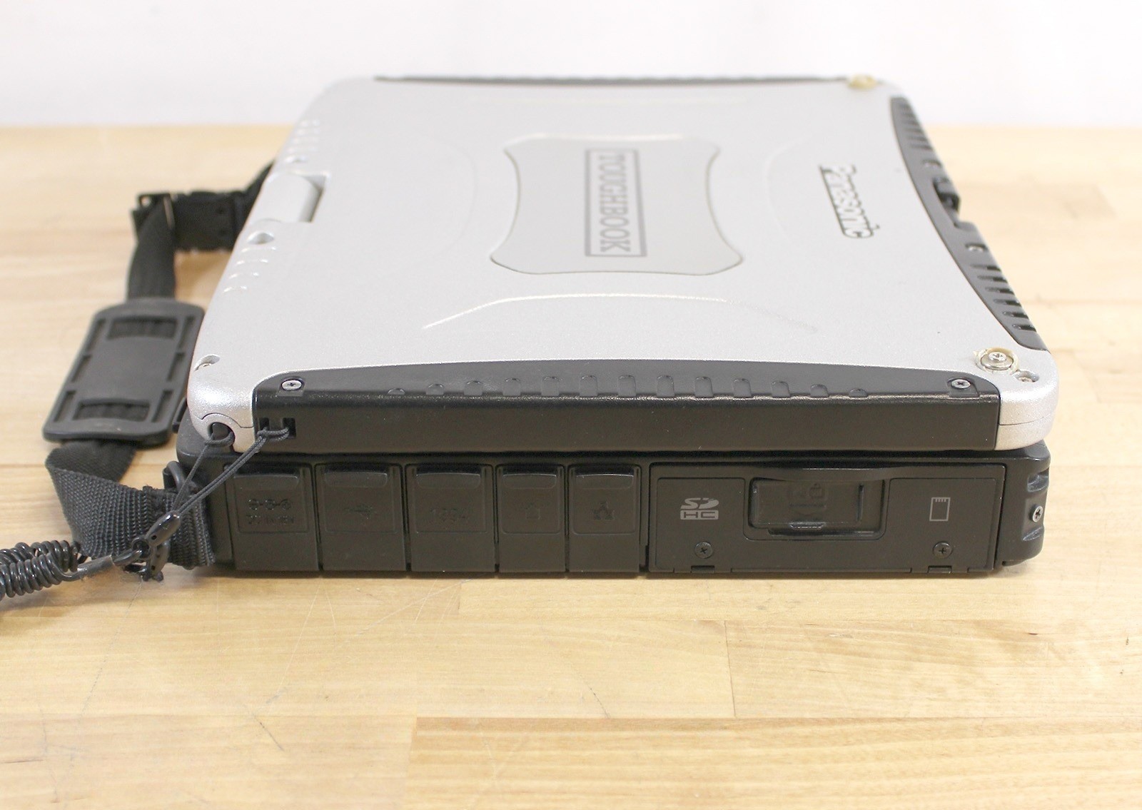 Panasonic ToughBook CF-19 Core 2 Duo U9300 1.20GHz 2GB RAM No Drive