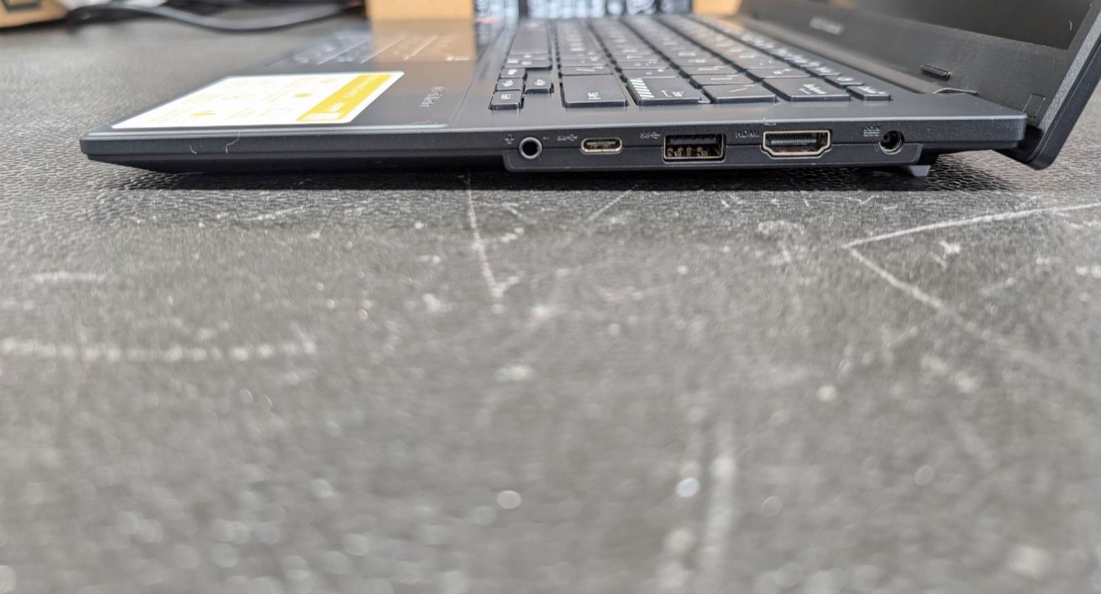 ASUS Vivobook Go 14″ Laptop, Ryzen 3 7320U, 8GB RAM, 512GB SSD, Win 11 Pro