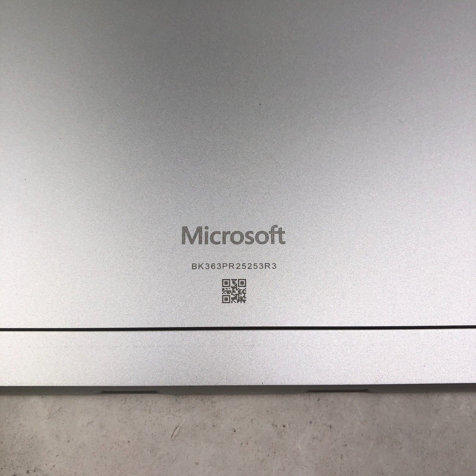 Microsoft Surface Pro 11 Core UItra 5 236V 16GB RAM 512GB SSD Win 11 Pro *Read*