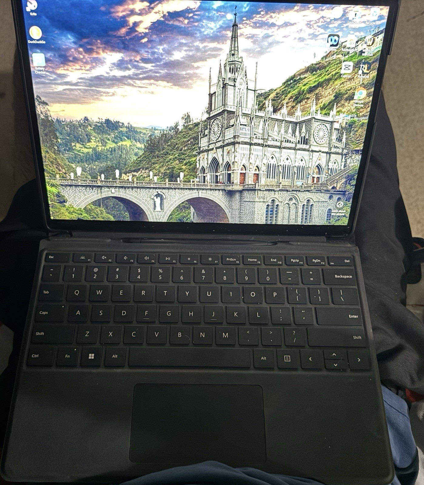 Microsoft Surface Pro 9 13″ (256GB SSD, Intel Core i5 12th Gen., 4.40 GHz, 8GB,
