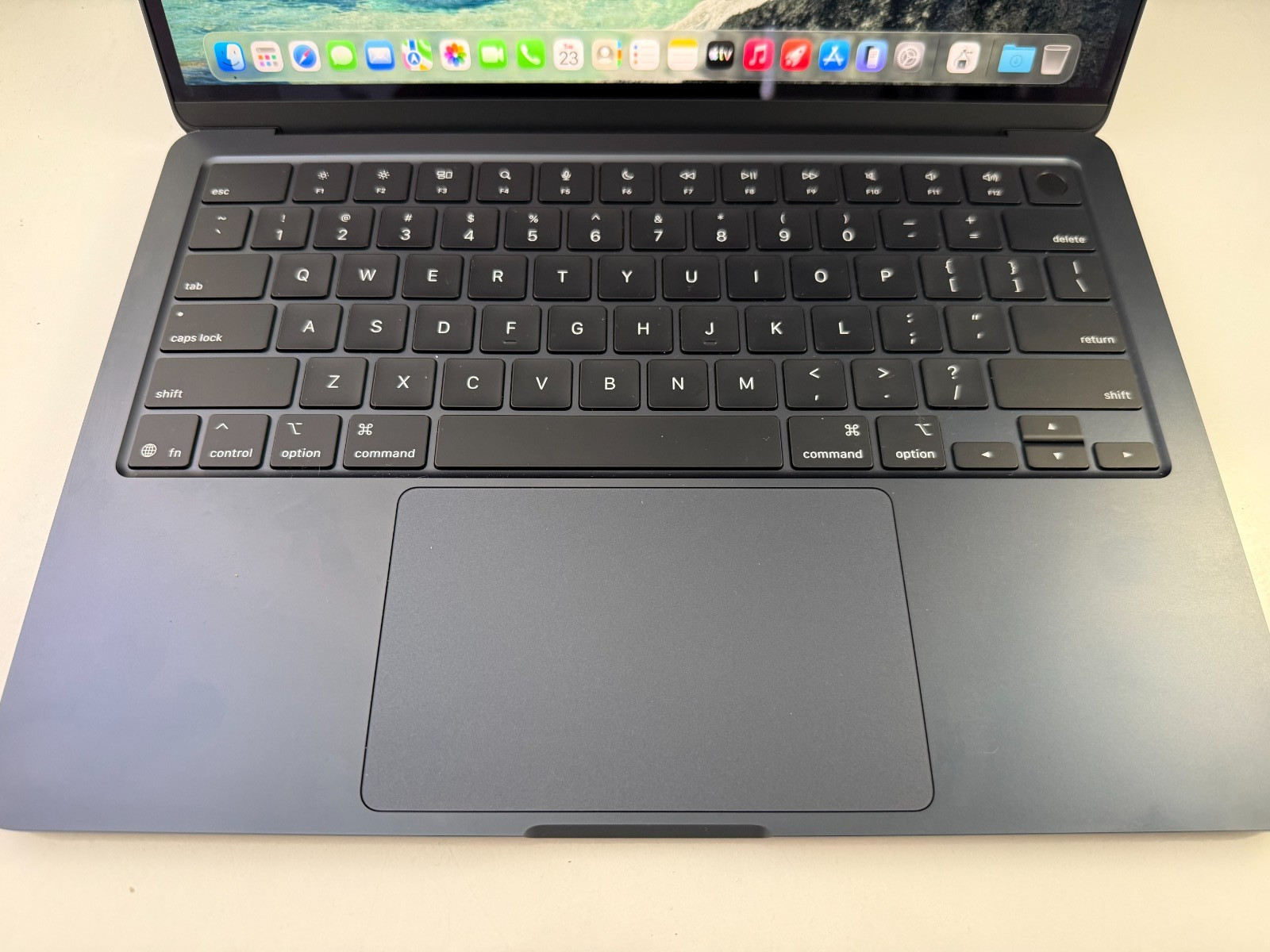 Macbook Air M4 256GB 16GB Midnight 100% battery only 22 batt cycles warranty Dec