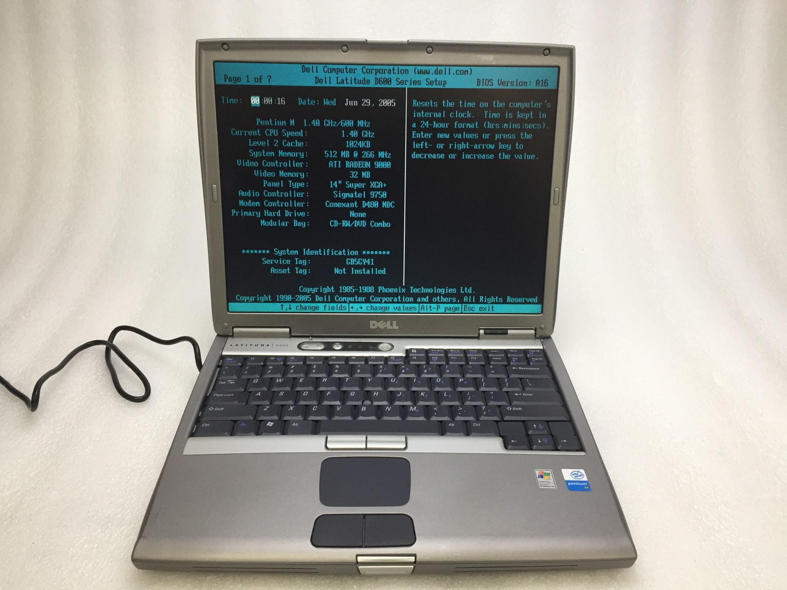 Vintage Dell Latitude D600 Intel Pentium M 1.40GHz 512MB RAM No HDD/OS No BATT