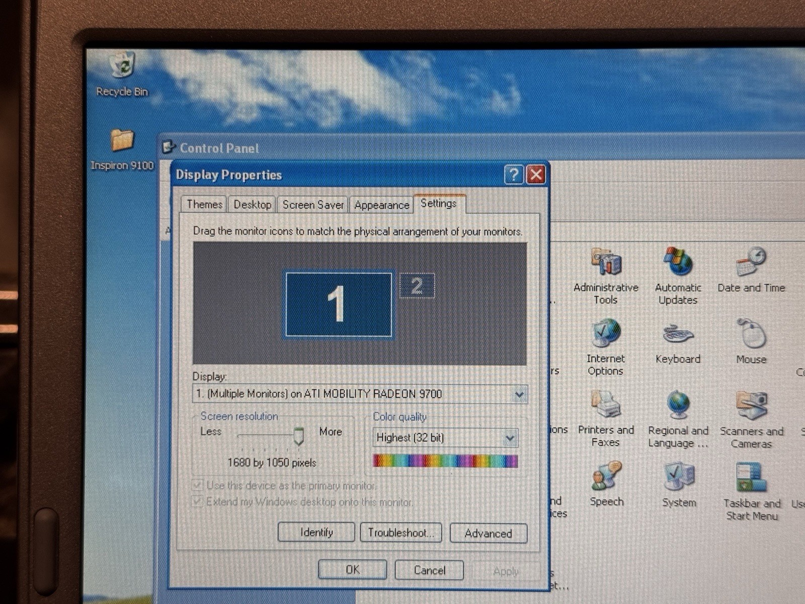 Dell Inspiron 9100 Pentium 4HT 2.8GHz 512MB RAM 40GB 15.4″ ATi Radeon 9700 XP