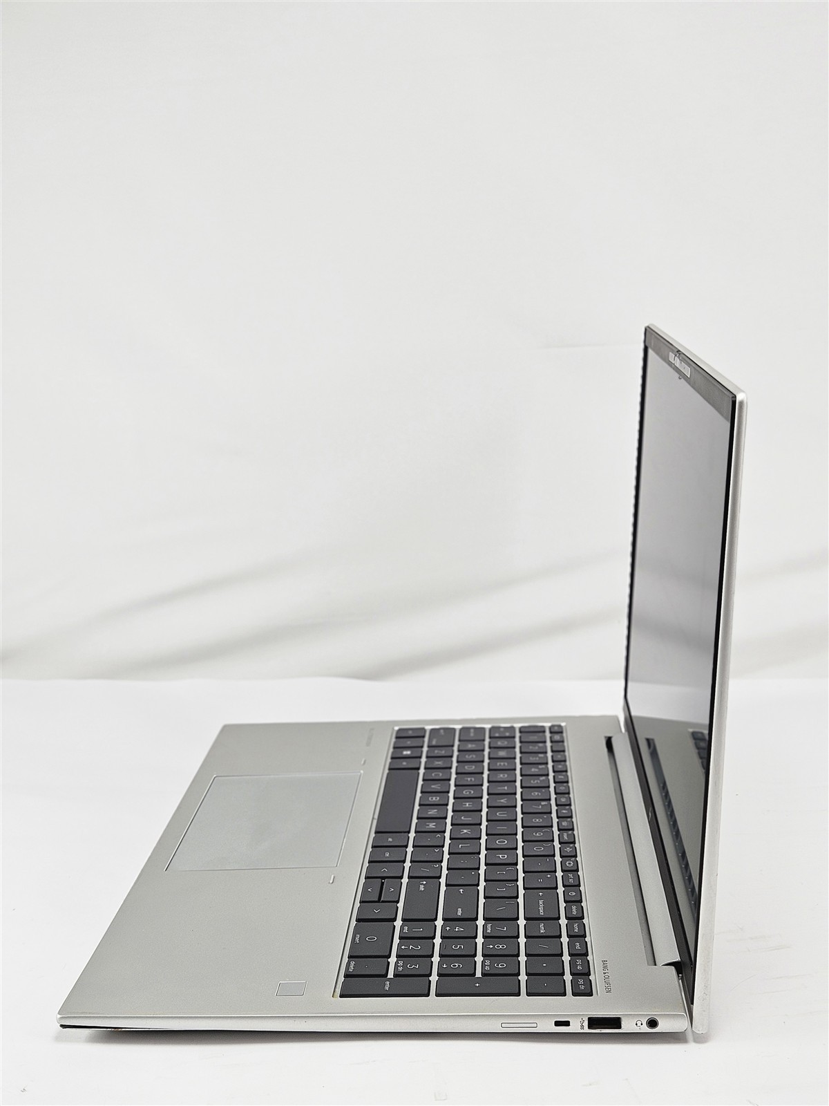 HP EliteBook 860 G9 i5-1235U 16GB 512GB SSD 16″ Pro Notebook