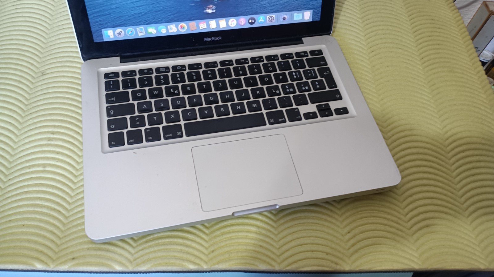 macbook air a1386 13″ 2009 core 2 duo 4GB 256gb ssd OSX CATALINA