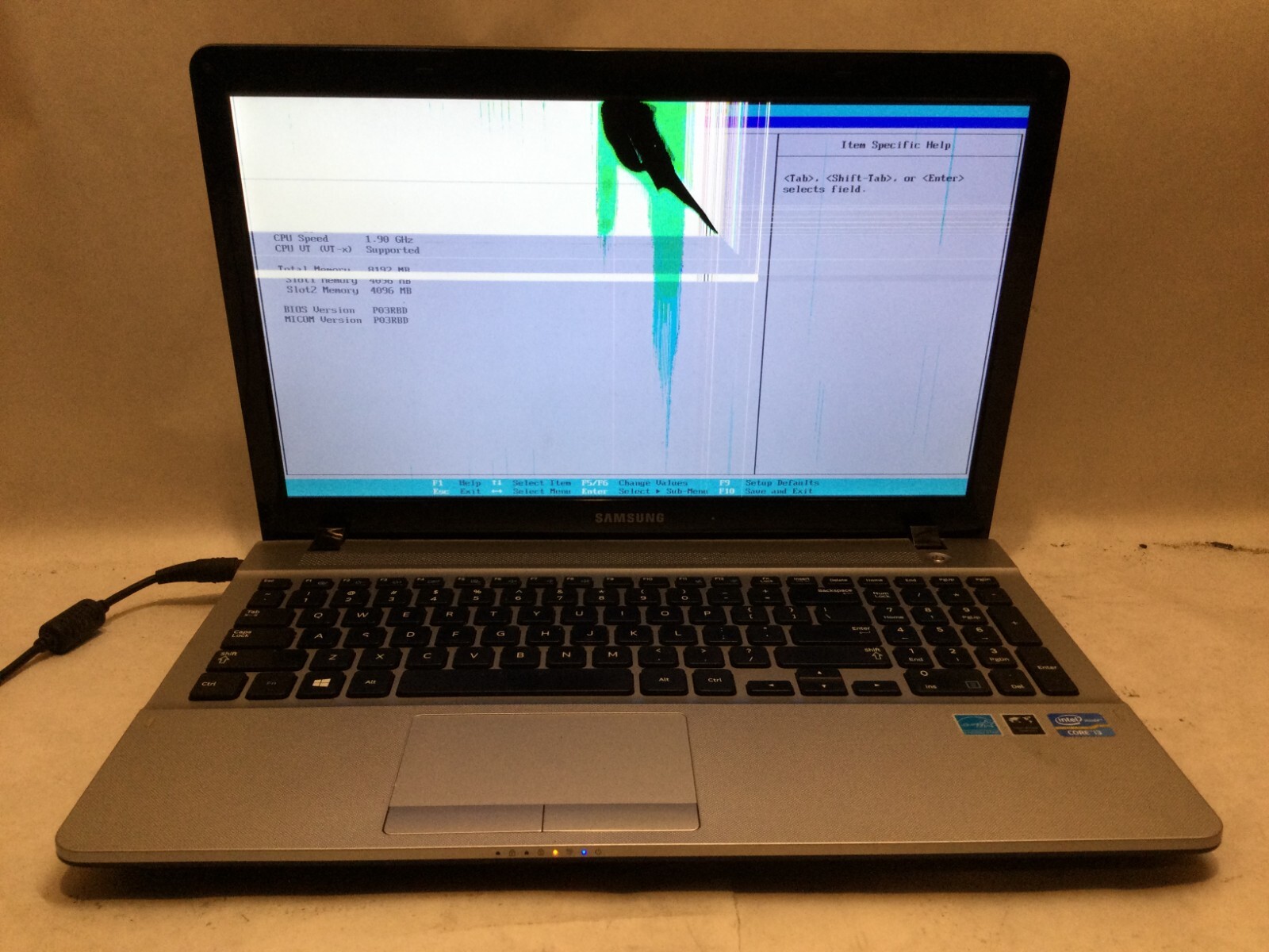 Samsung NP550P5CL / Intel Core i5-3230M @ 1.90GHz / (CRACKED!) MR