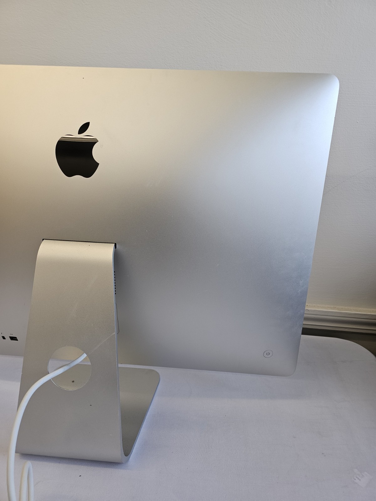 Apple iMac A1419 All-In-One – i5 – 8GB RAM – 1TB SATA – Mac OS Catalina – READ