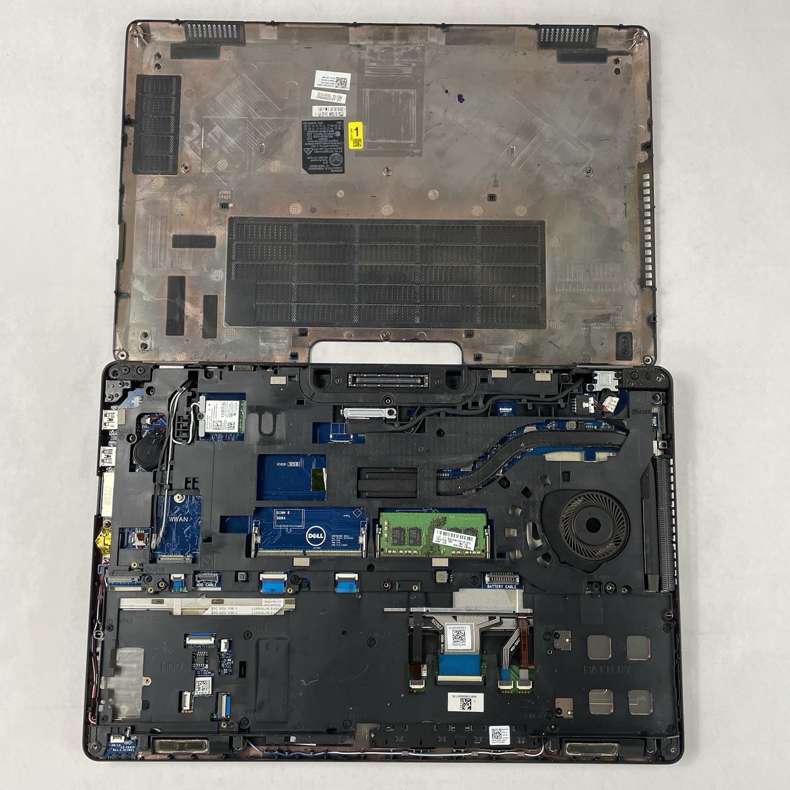 Dell Latitude E5570 15.6″ i3-6300U 2.40 GHz 8 GB RAM No SSD No OS No Battery