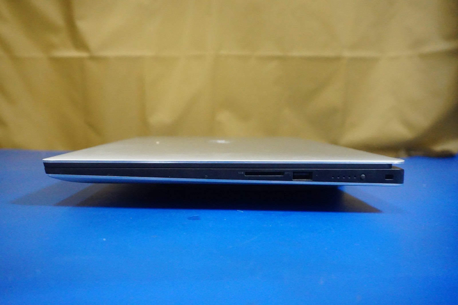 Dell XPS 15 7590 15″ i7-9750H 2.6GHz 32GB DDR4 GTX 1650 no/SSD/OS/BATTERY