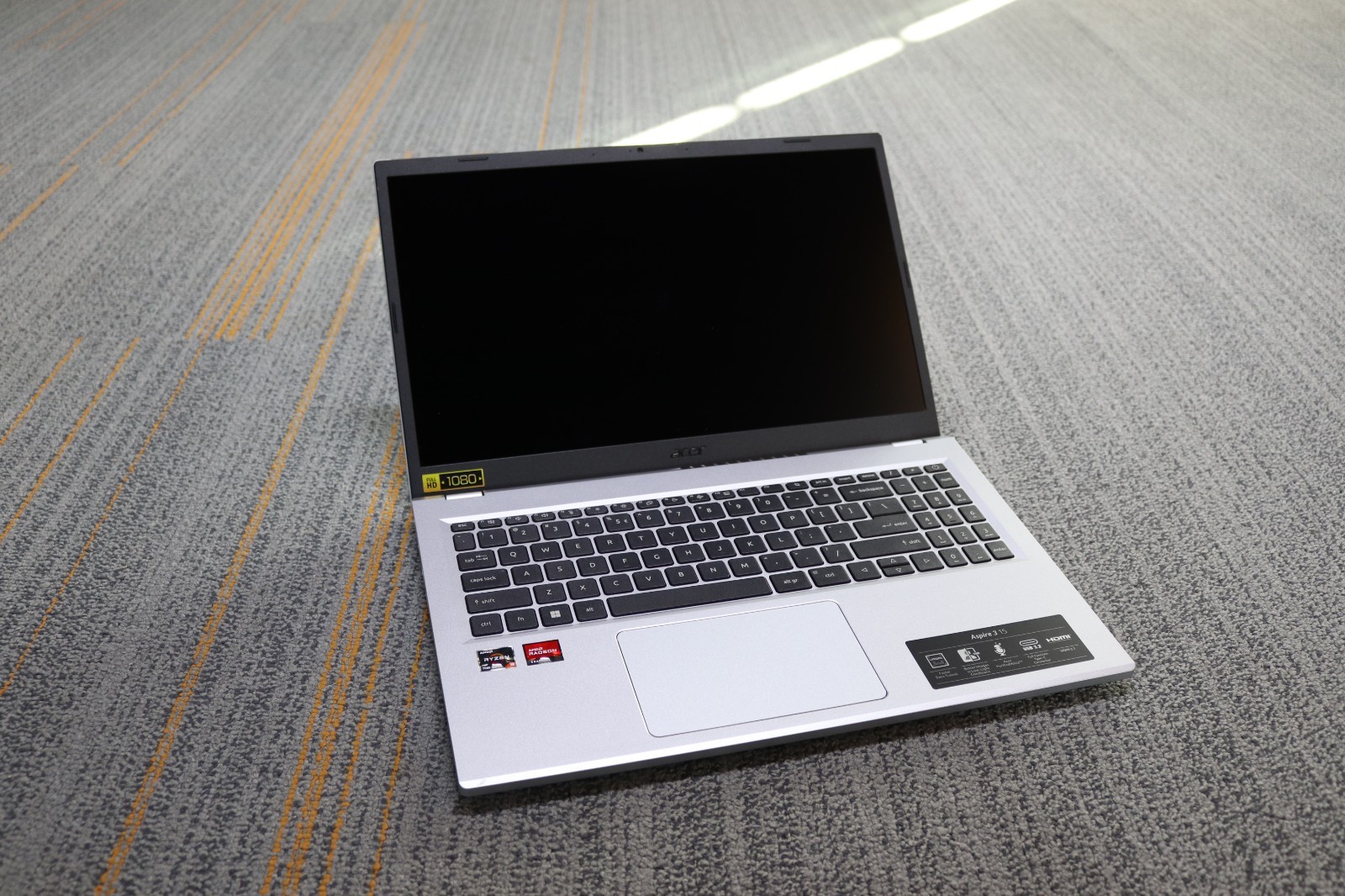 Acer 3 15 A315-24P-R7VH 15.6″ FHD, Ryzen 3 7320U, 8GB DDR5, 128GB SSD Laptop