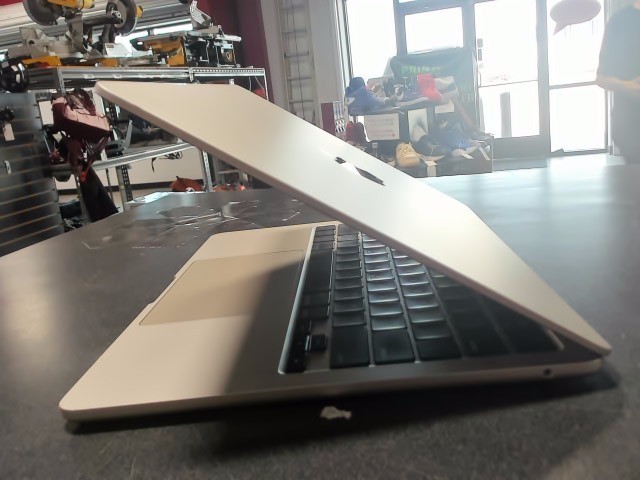 APPLE MACBOOK AIR A2681 (ALS029857)