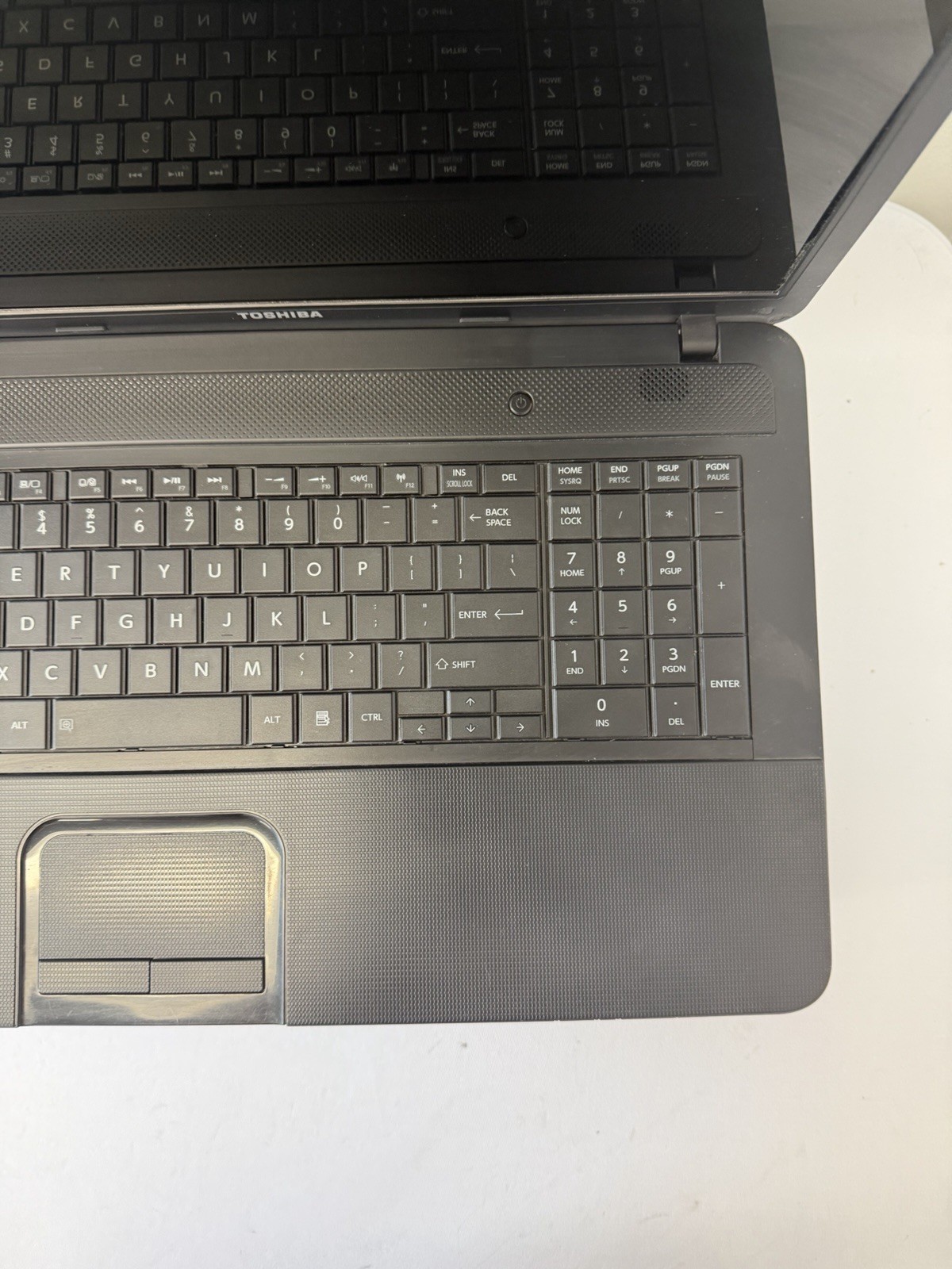 Toshiba Satellite C875-S7205 Laptop – Good Screen – Intel Pentium B970 -Read Des