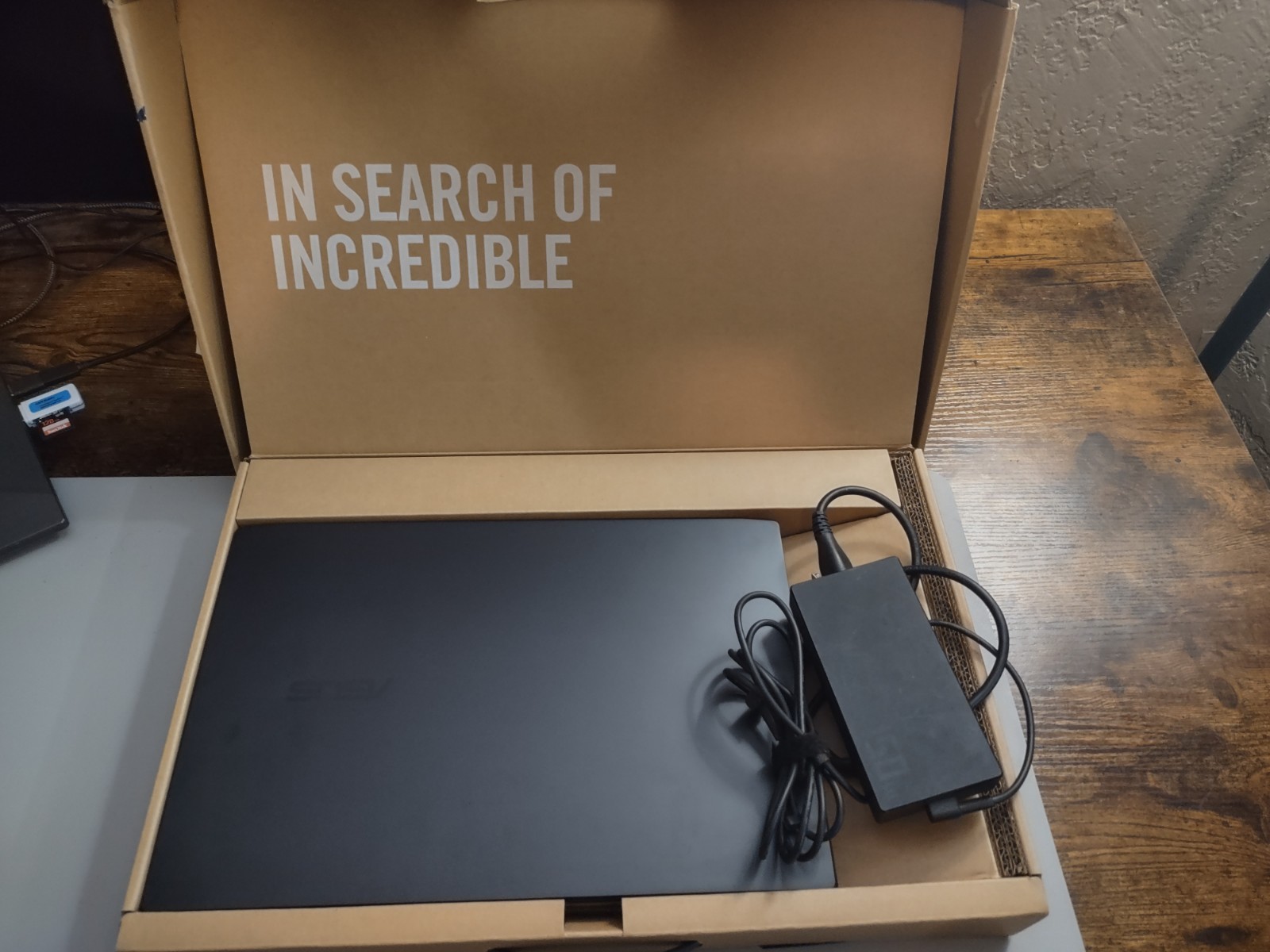 ASUS Creator Q540V 2.8k OLED I9-13900h RTX 3050 32GB DDR5