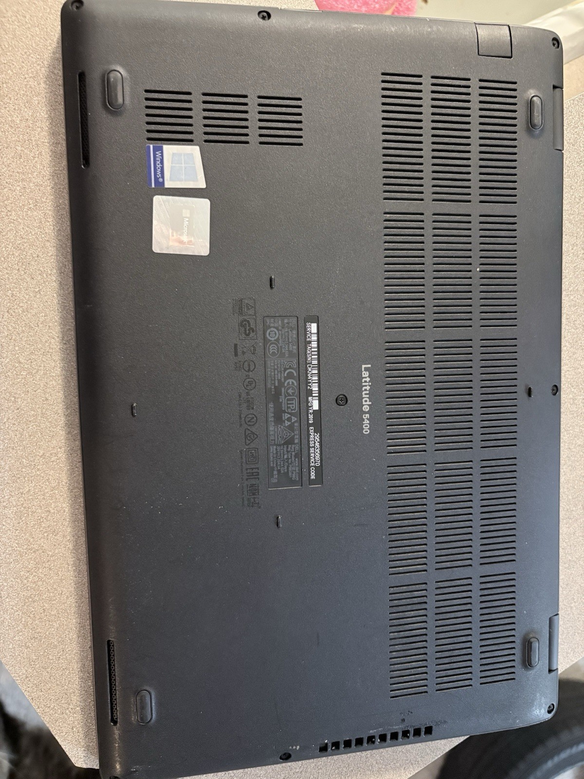 Dell Latitude 5400 14″ i5 8GB 256GB SSD Windows Laptop Black.