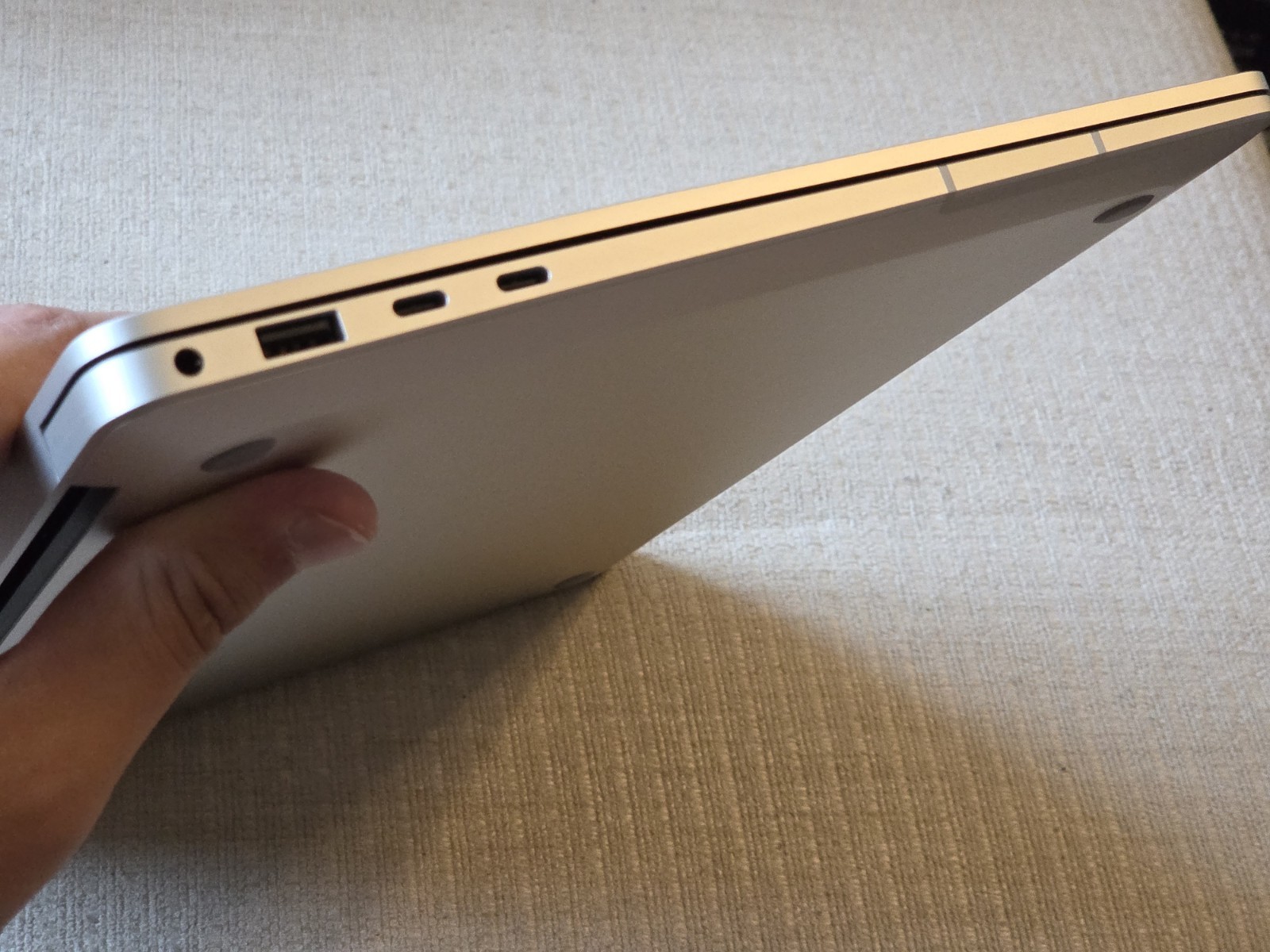 Microsoft Surface Laptop 5G 13.8″ 2K 120 Hz Touch Core Ultra 5 236V – 16GB 256GB