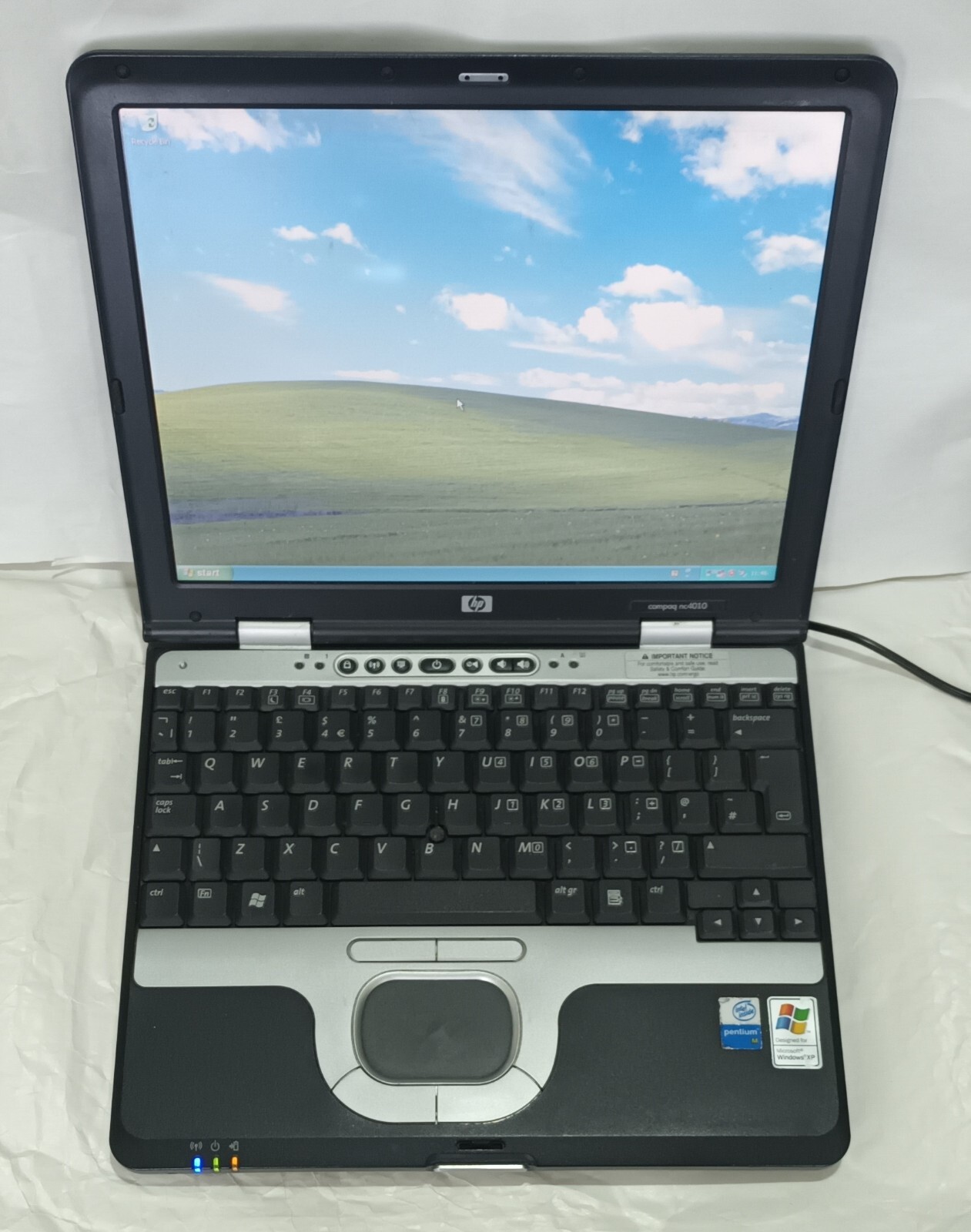 Compaq nc4010 Laptop 358809-001 12.1″ 512MB 60GB Wi-Fi Windows XP ATI Radeon