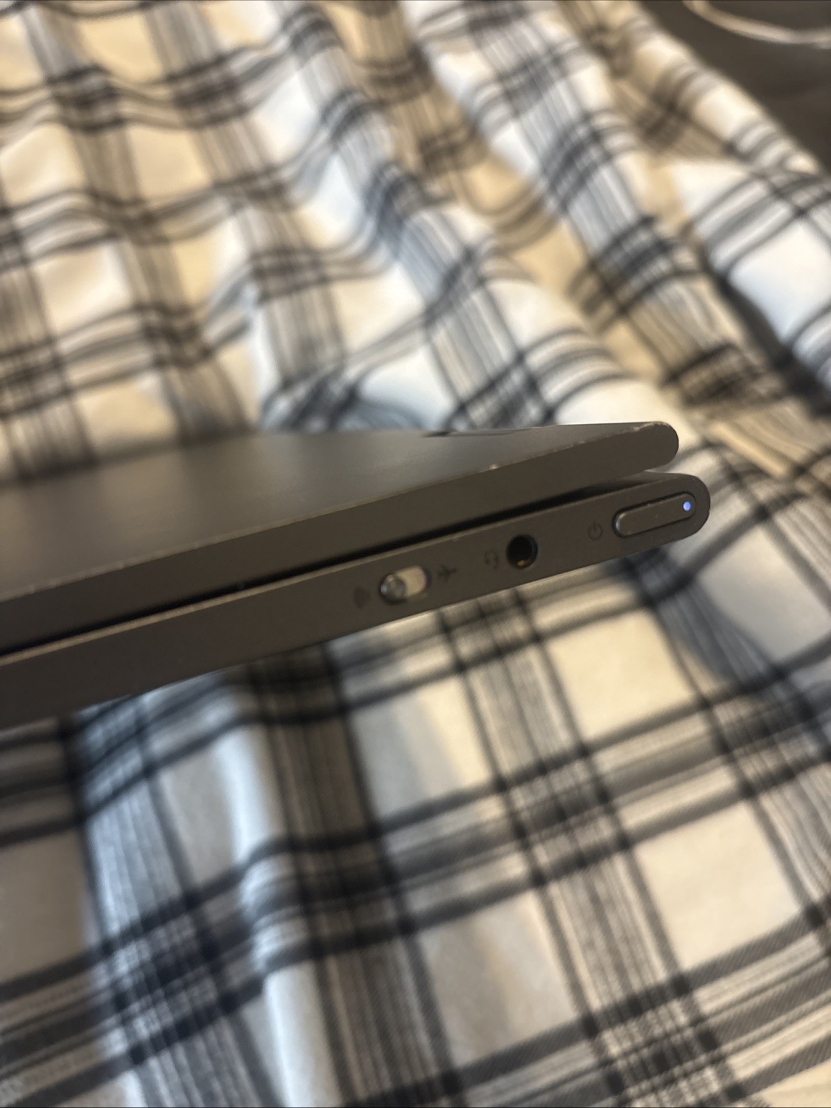 Lenovo Flex 5G 14″(256 GB UFS 8gb RAM) Laptop – Gray 14Q8CX05 Touchscreen 2 In 1
