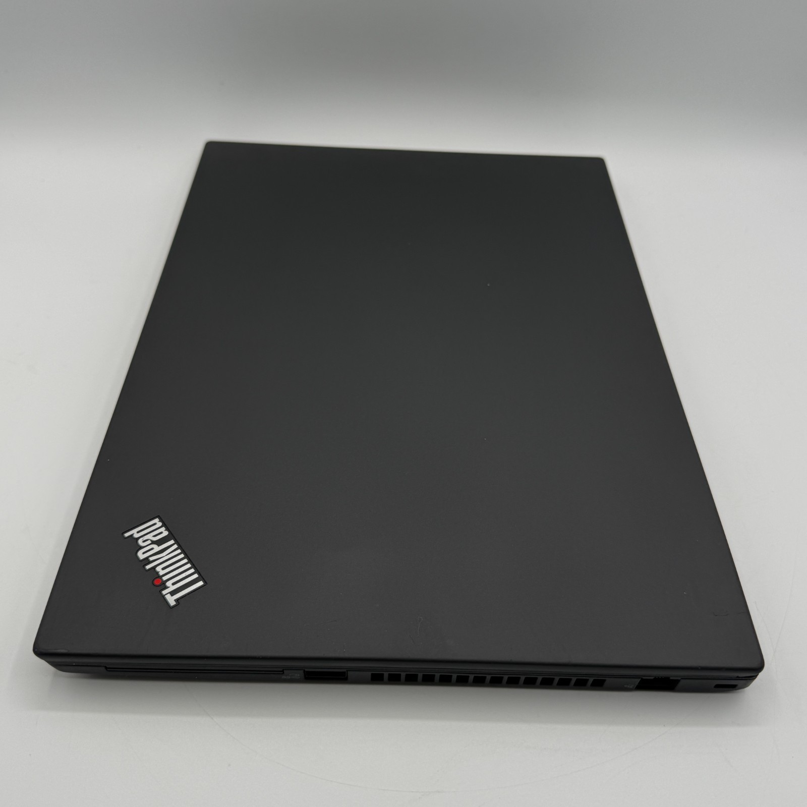 Lenovo ThinkPad T495 14 FHD 2.1 GHz Ryzen PRO 5 3500U 16GB 256GB Bat 86% Laptop