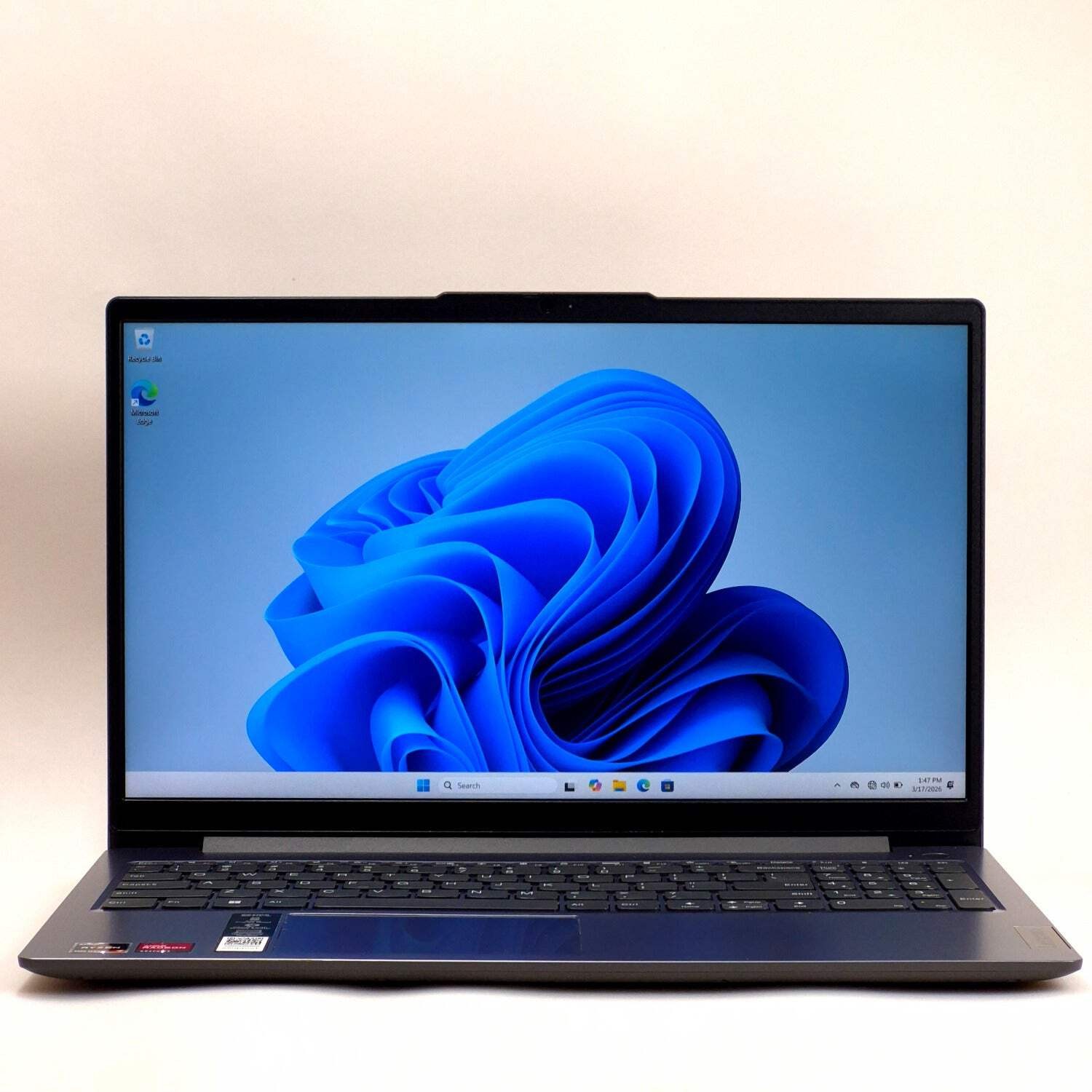 Lenovo IdeaPad 3 15ABR8 15.6″ Ryzen 7 5825U 2.0GHz 16GB RAM 512GB SSD