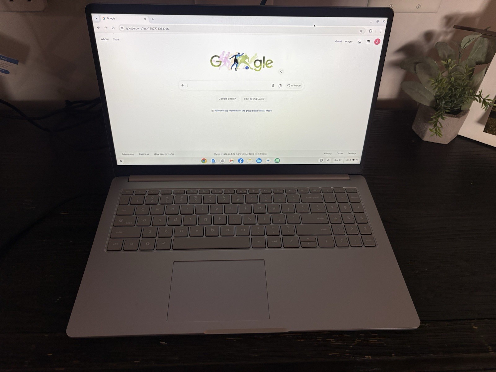 ASUS Chromebook 15.6″ Intel Pentium N4200 Chrome OS Silver. Comes W Case/Charger