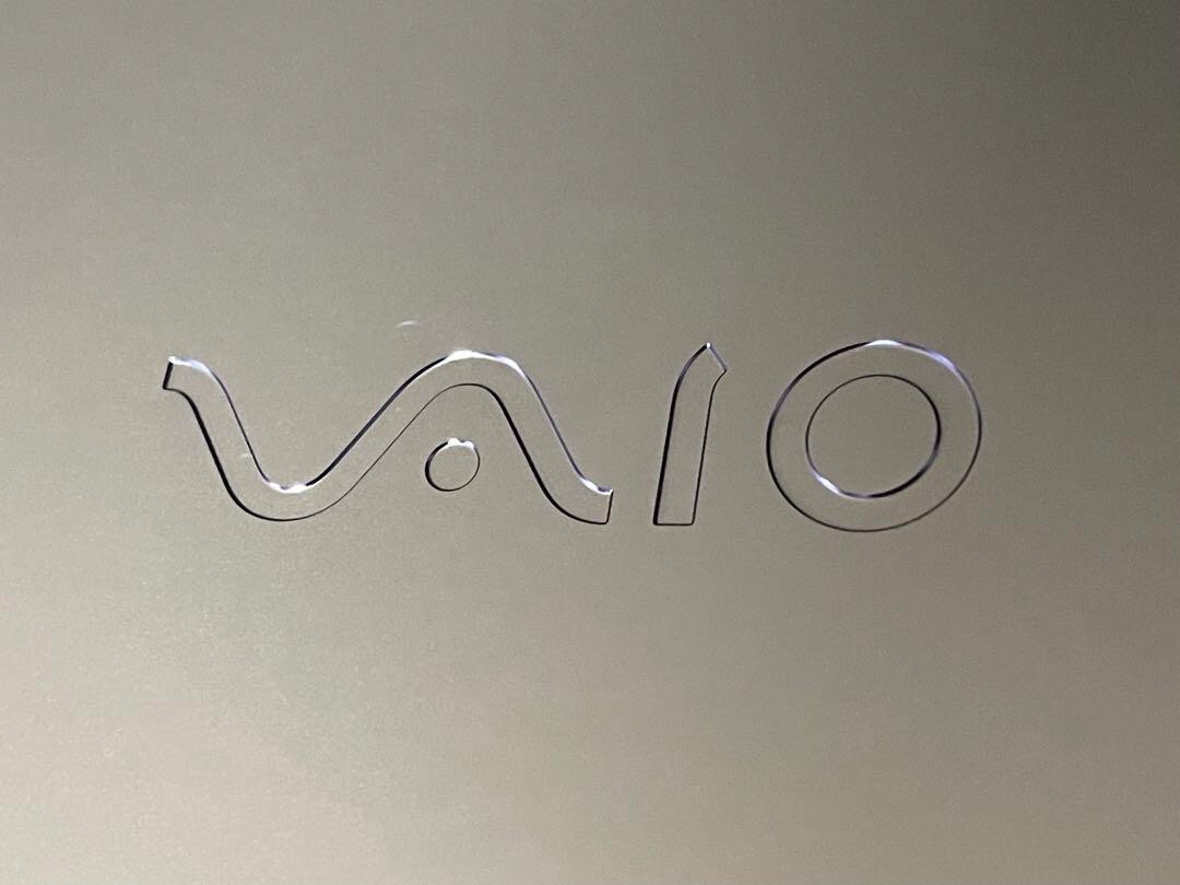 Sony Vaio Z Clamshell Type Silver Laptop PC VJZ131 RAM:16GB SSD:1TB i7-6567U