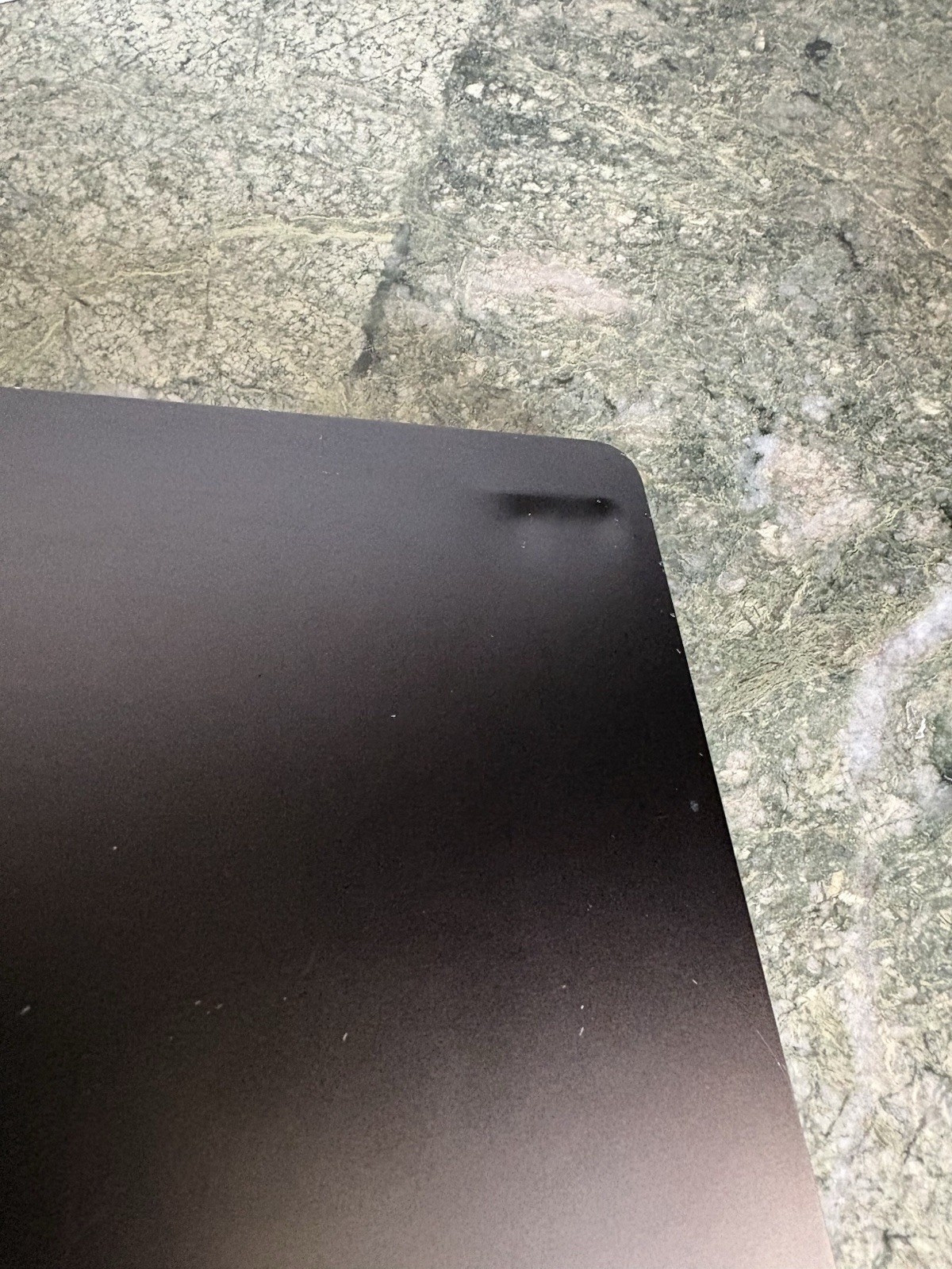 Cracked Microsoft Surface Laptop 3 13.5″ i5-1035G7 1.2GHz 8GB RAM 256GB SSD